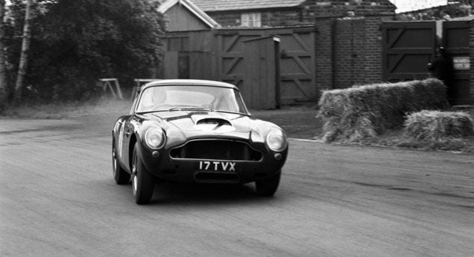 Aston Martin DB4 GT regressa à vida