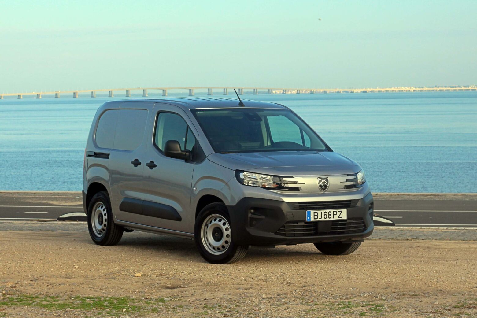 Peugeot E-Partner Standard 50 KW. Primeira evolução