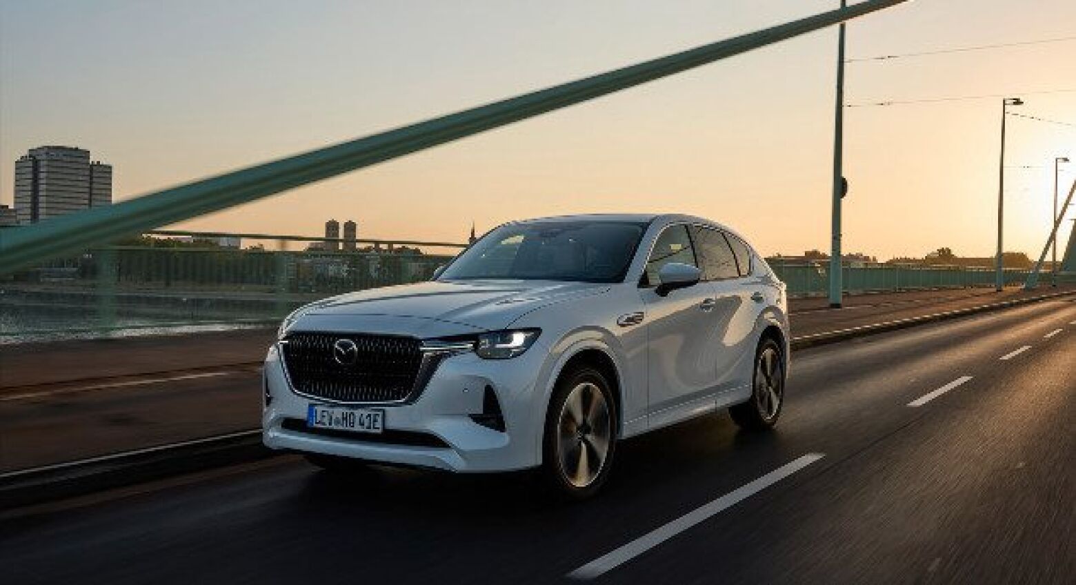 Eis as versões e preços. Novo Mazda CX-60 e-Skyactiv PHEV já chegou a Portugal