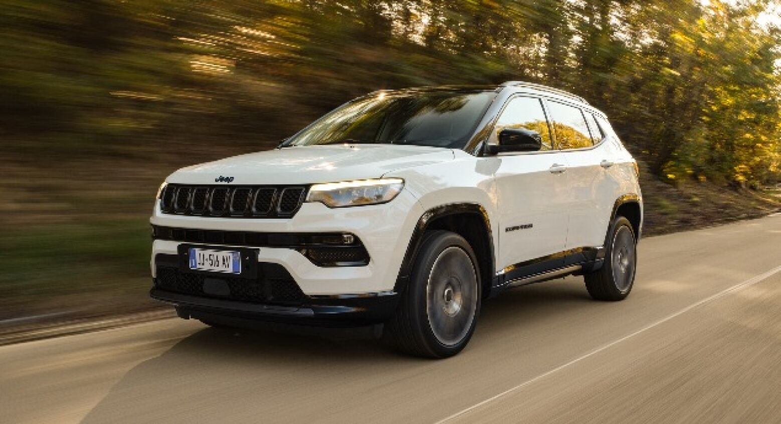 Para 2024. Jeep Compass melhora segurança e condução autónoma