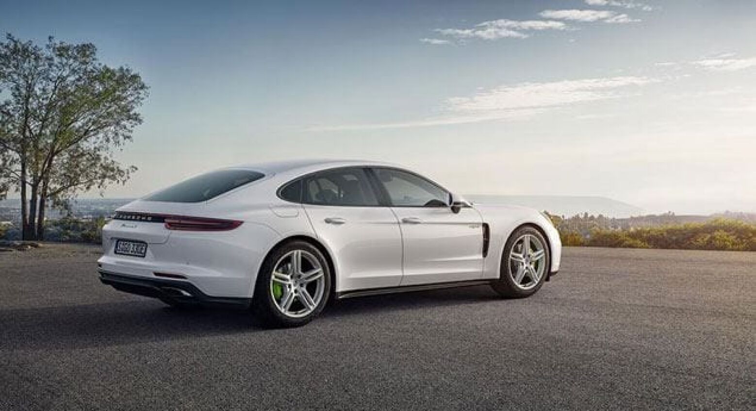 Porsche apresenta novo Panamera E-Hybrid