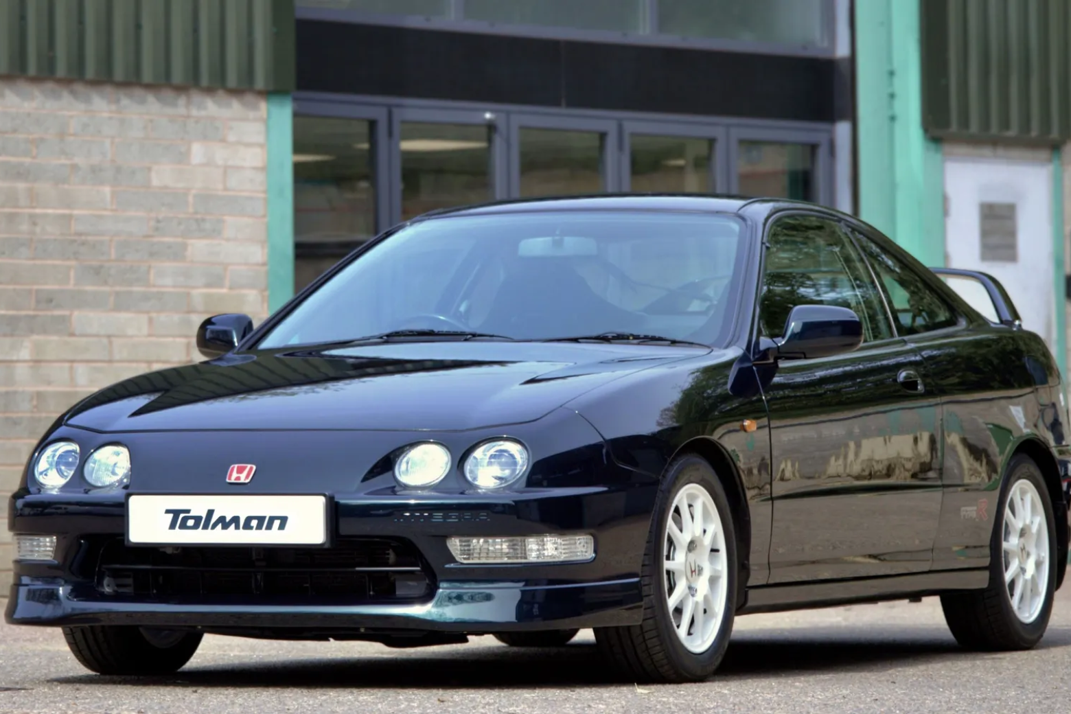 Honda Integra Type R DC2 restaurado pela Tolman fica melhor que novo