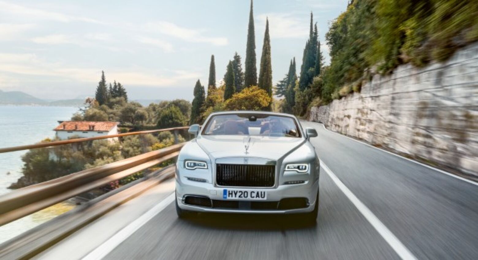 É o adeus. Rolls-Royce anuncia o fim de produção do descapotável Dawn