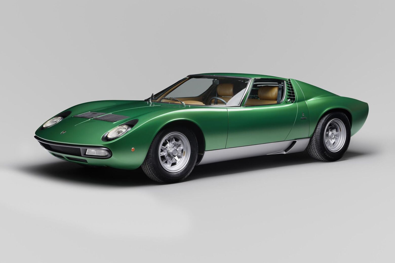 Lamborghini prepara regresso do Miura com base no Revuelto