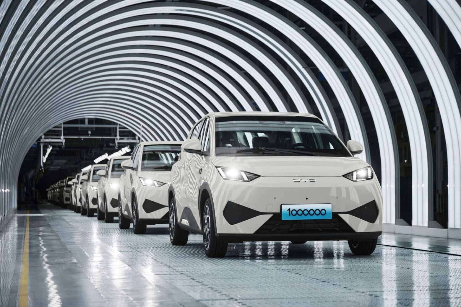 BYD Dolphin Surf atinge 1 milhão de unidades produzidas