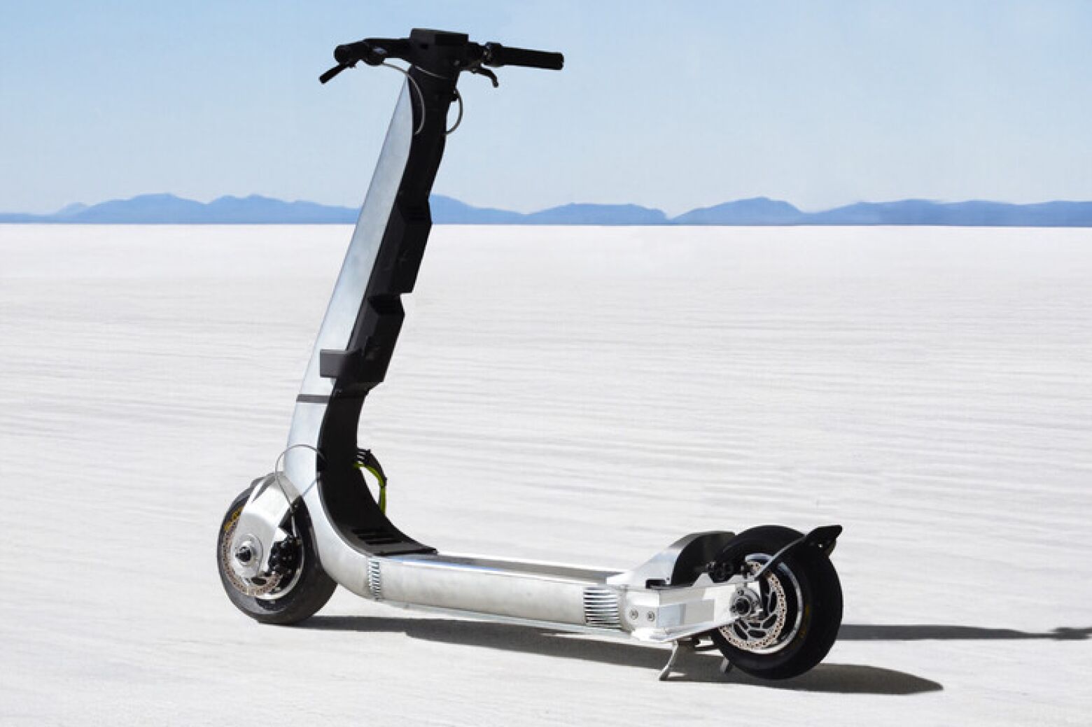 Esta trotinete chama-se Turbo e consegue atingir os 160 km/h