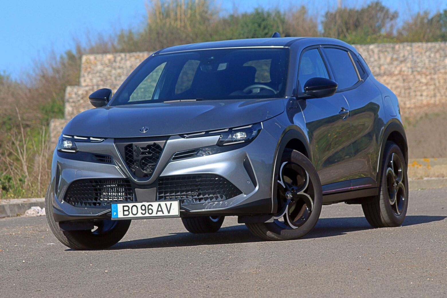 Alfa Romeo Junior Ibrida Speciale. Quem sai aos seus...