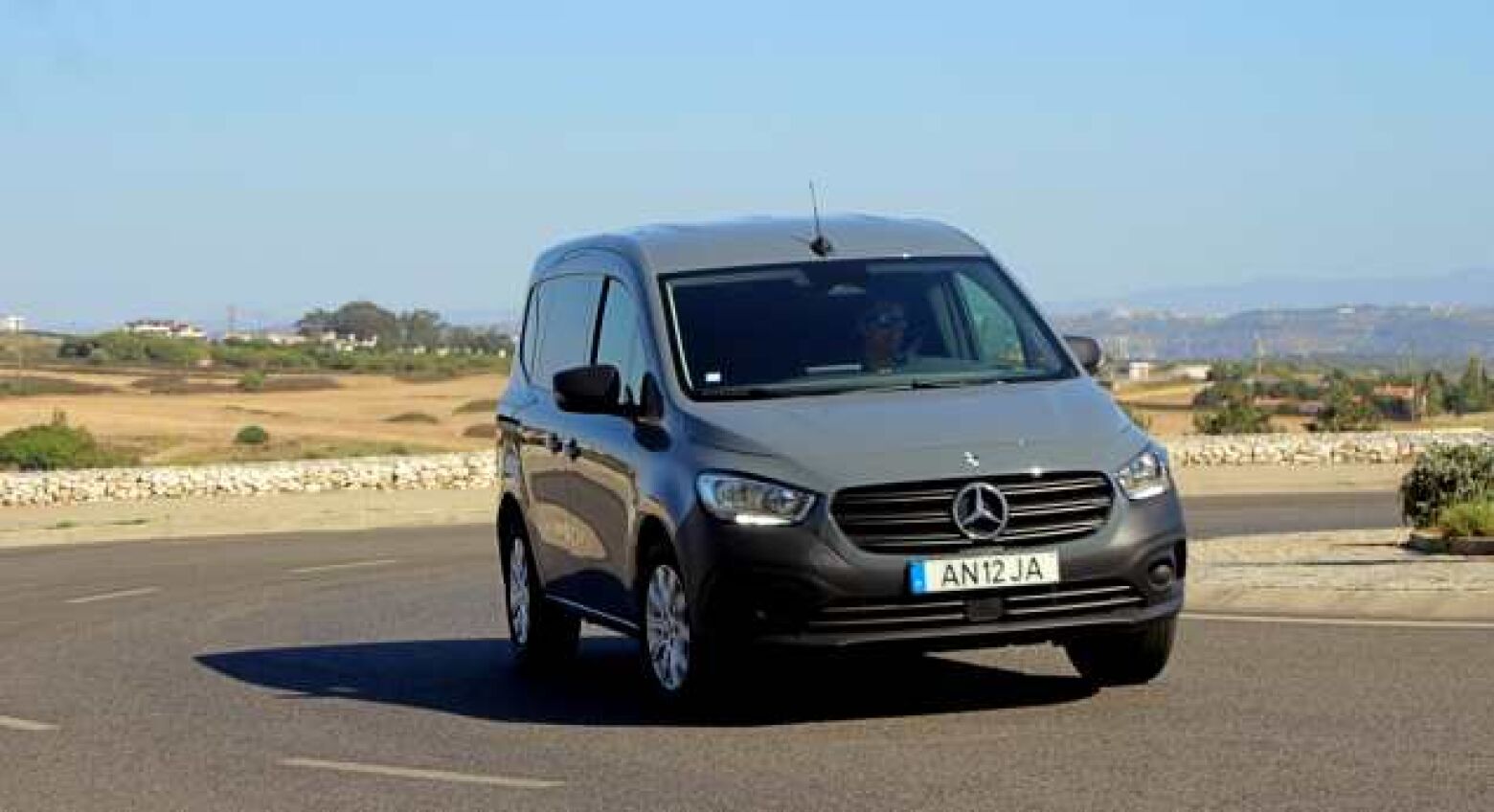 Mercedes-Benz Citan Furgão Standard 110CDI. Identidade própria