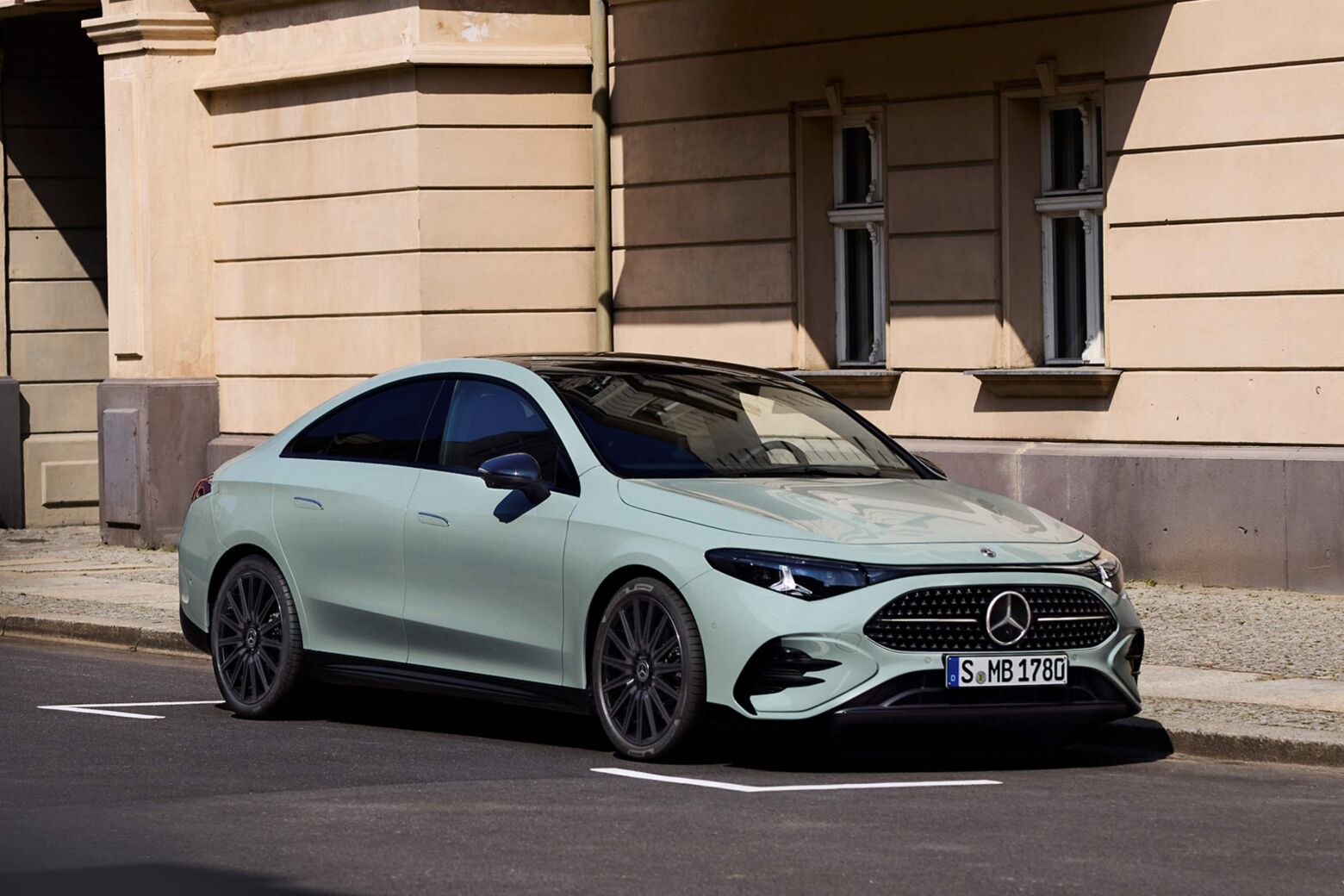 Mercedes-Benz CLA h&iacute;brido lan&ccedil;ado em Portugal