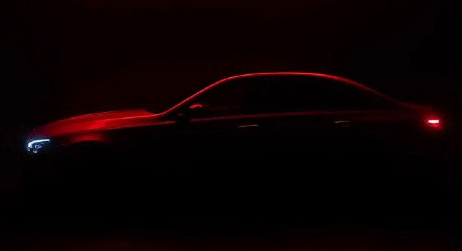 Anúncio feito com teaser. Mercedes-AMG C63 já tem data de apresentação