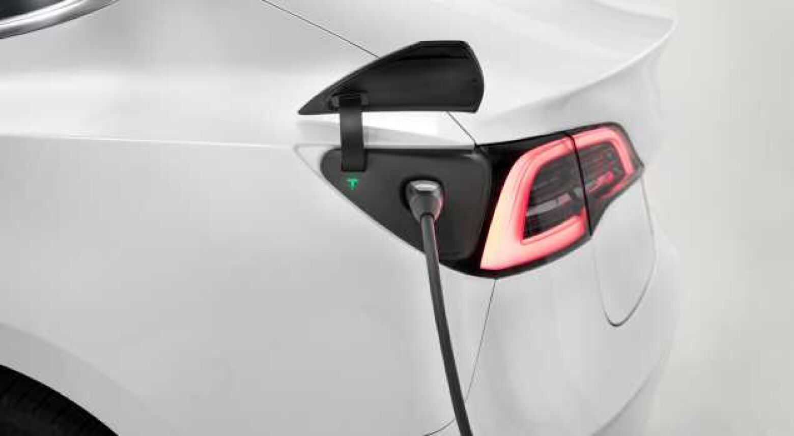 Diz estudo. Quase metade dos donos de EV ainda não esqueceu a combustão