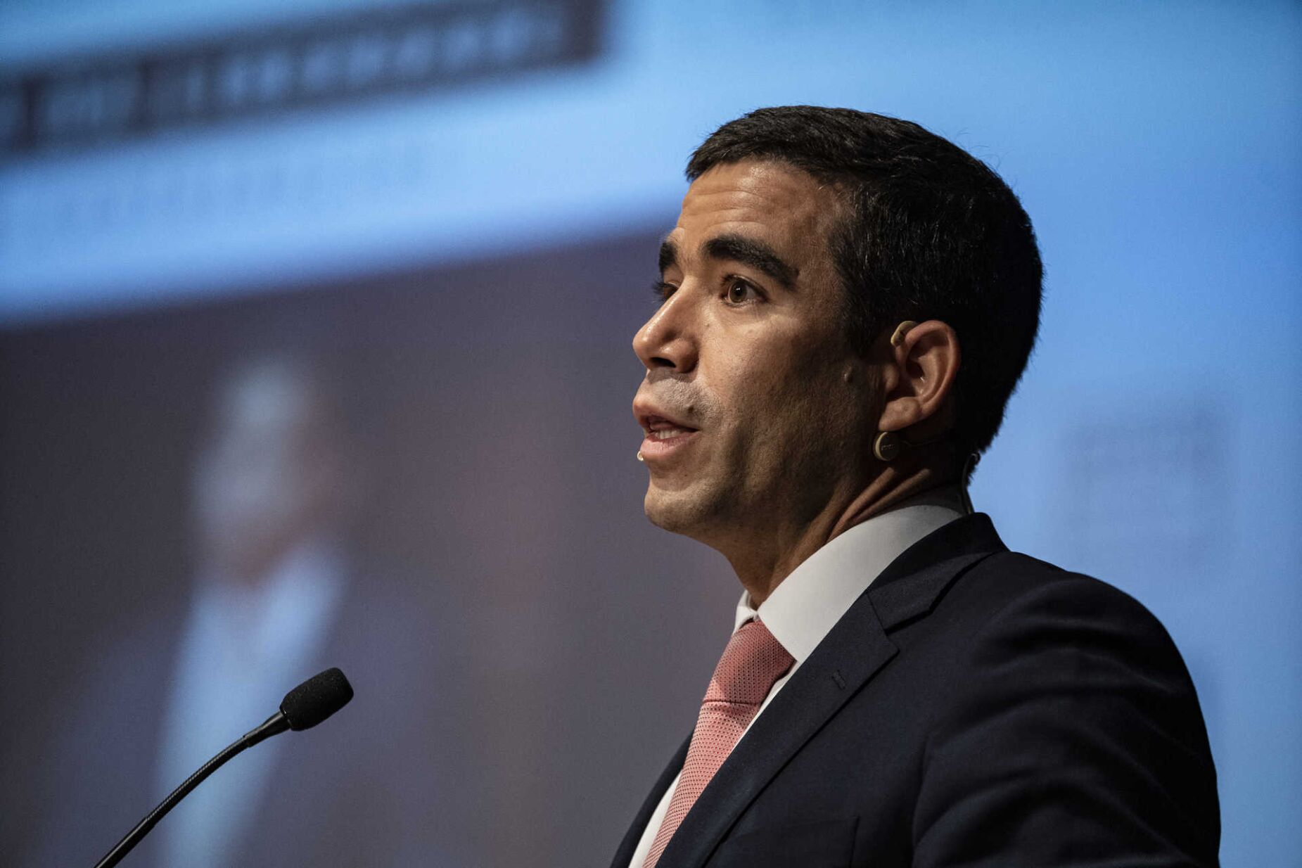 Leitão Amaro responsabiliza anterior Governo pelos mais de 400 mil processos em atraso na AIMA