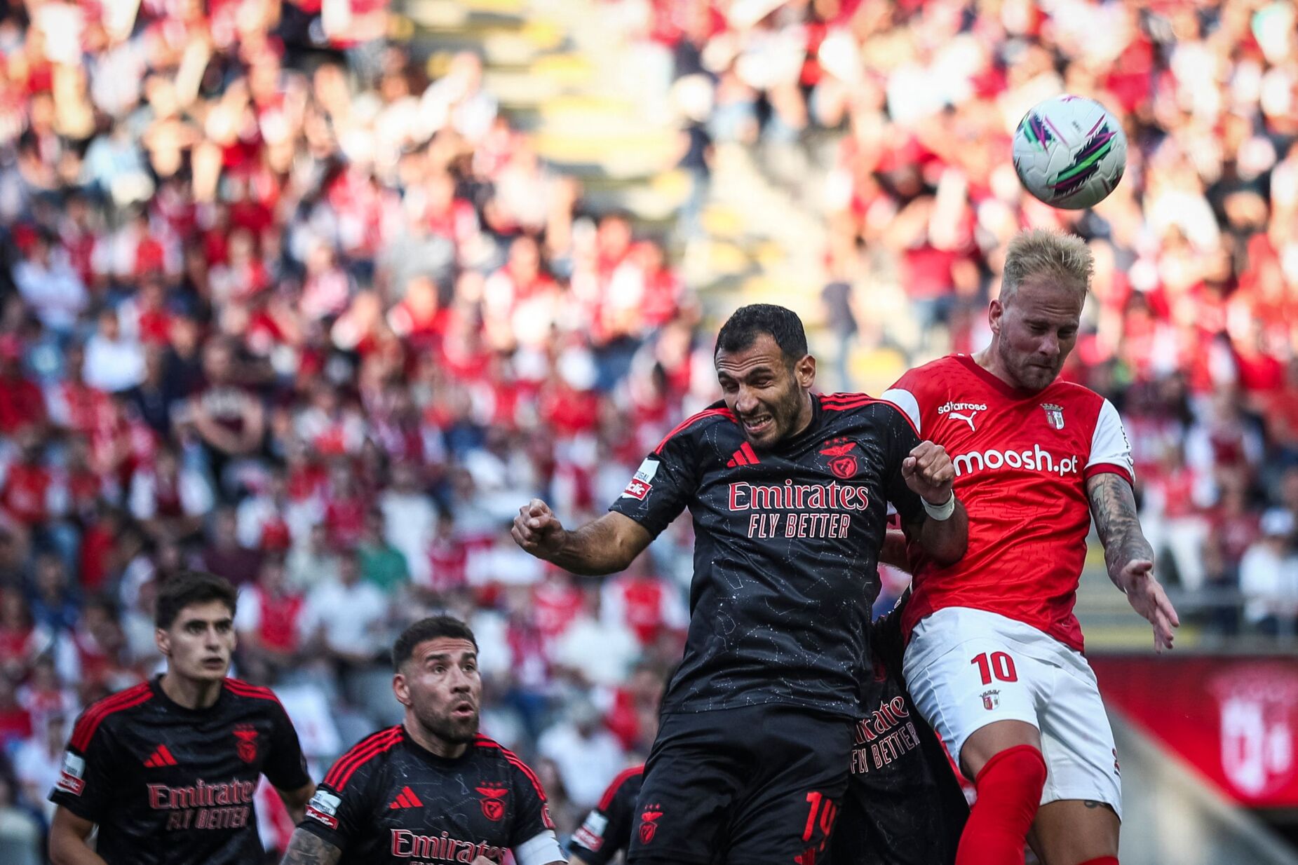Benfica empata em Braga e perde o título para o Sporting. Veja os golos