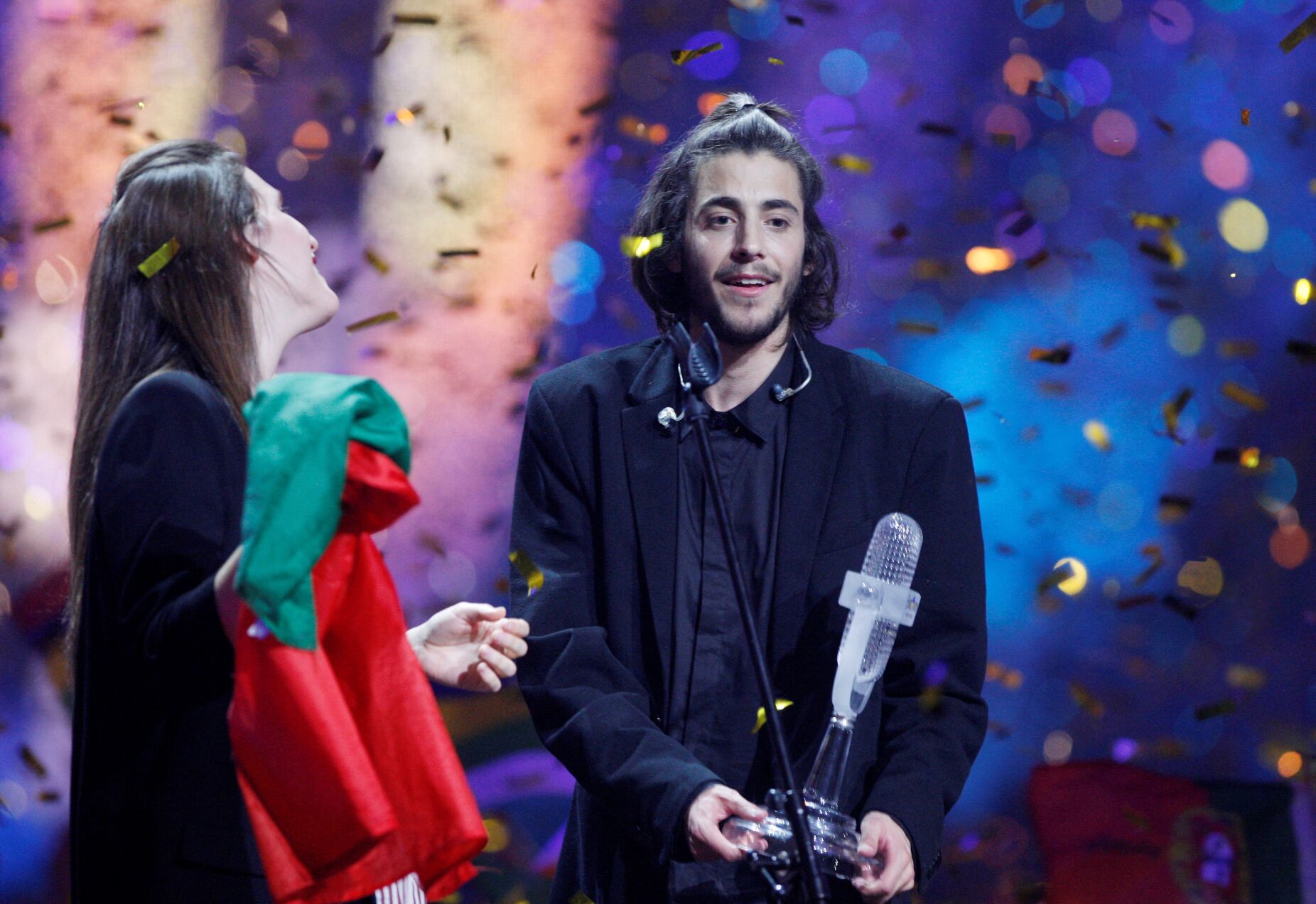 "Arte é política, o homem é a sua arte." Salvador Sobral diz que Portugal deve ficar de fora da Eurovisão se Israel participar