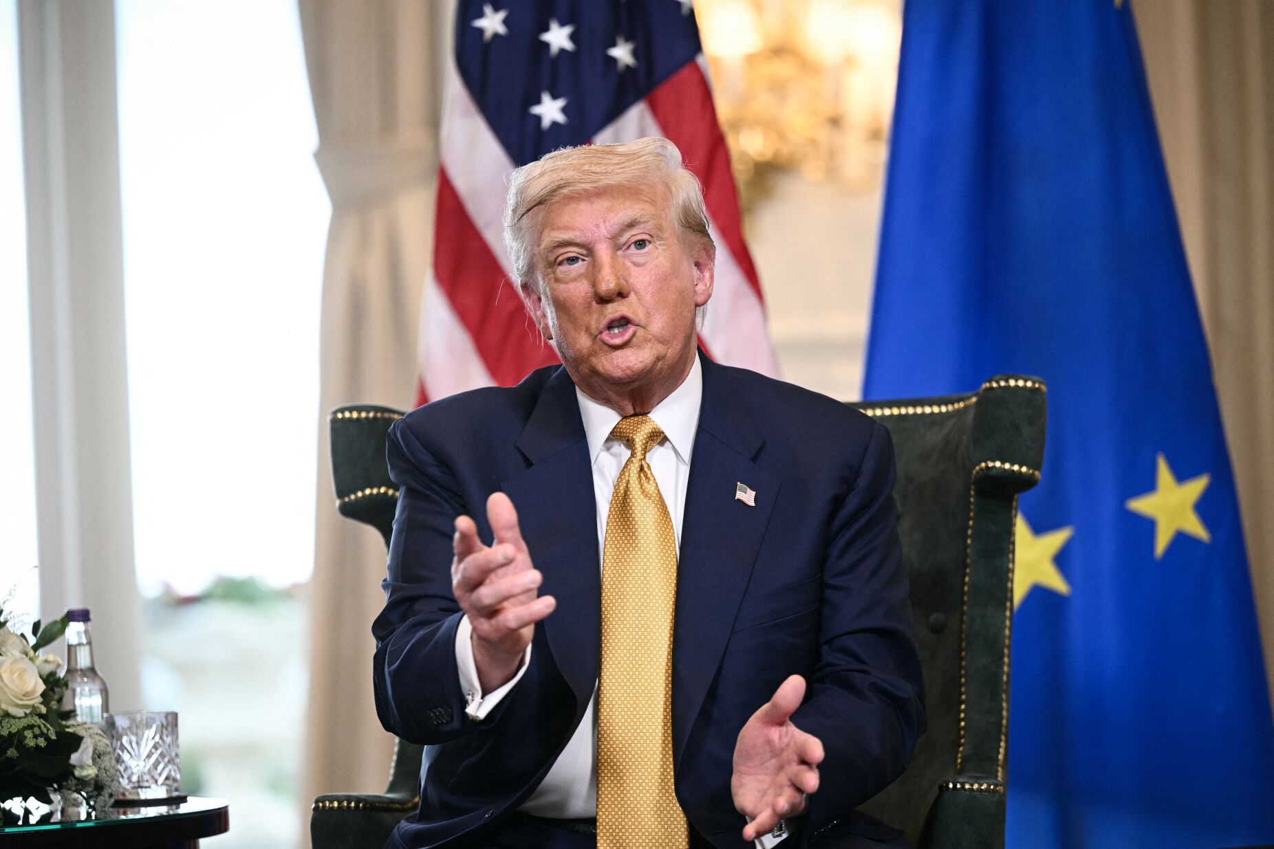 Trump garante que UE não beneficiará de tarifas comerciais inferiores a 15%