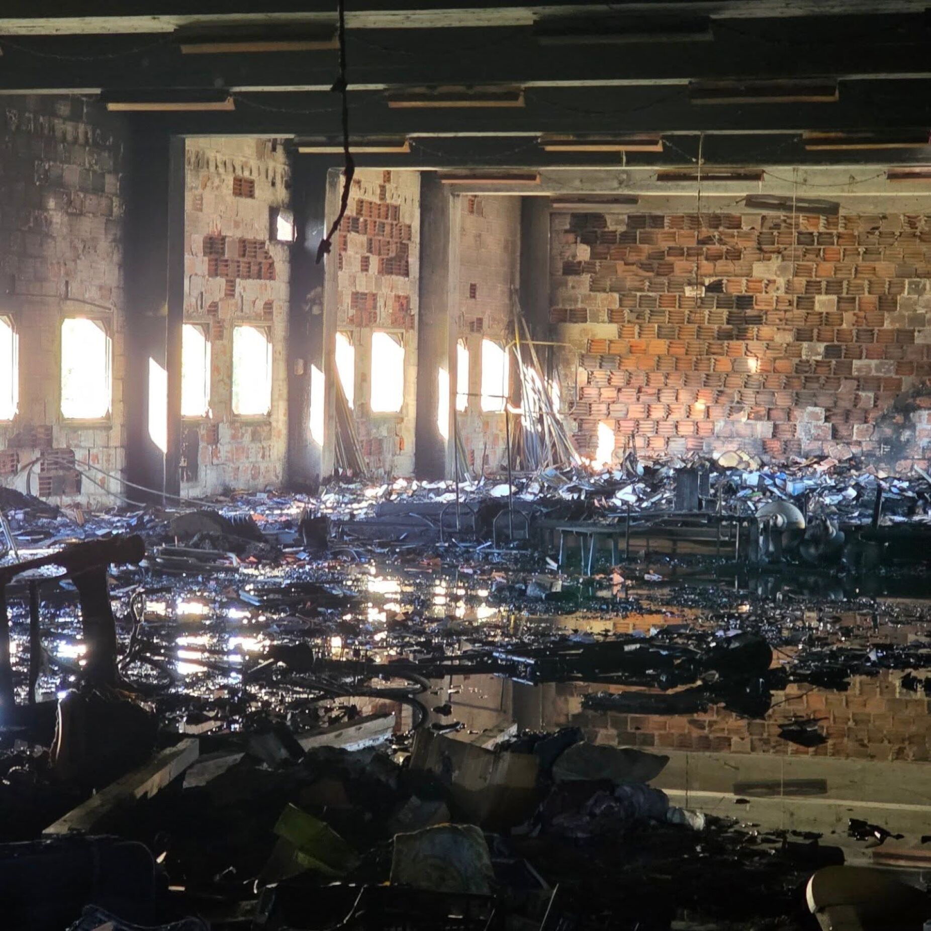 "Temos de reconstruir tudo." Após incêndio, companhias de teatro pedem ajuda à Câmara de Sintra