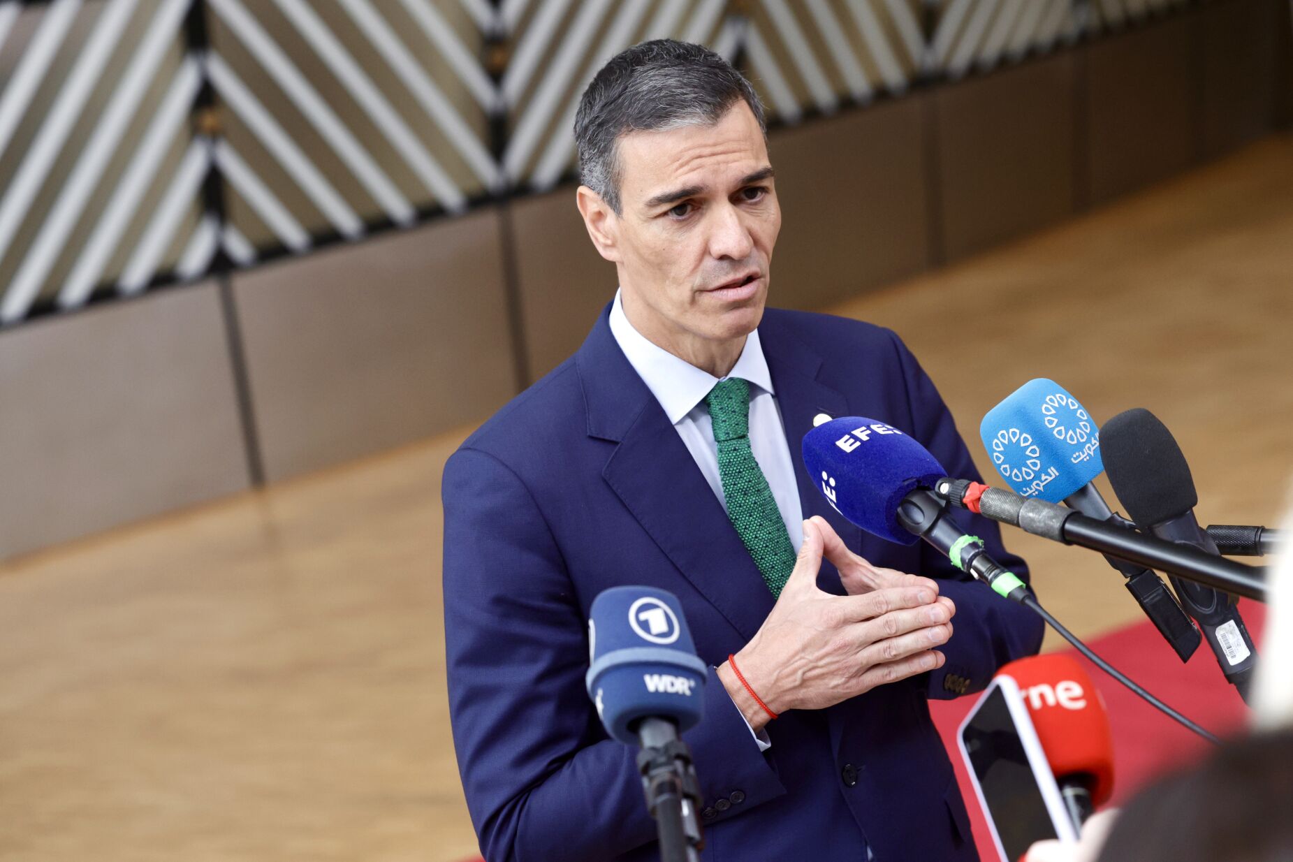 "Dualidade de critérios em relação à Palestina e à Ucrânia." Sánchez defende que UE falhou na resposta a Gaza