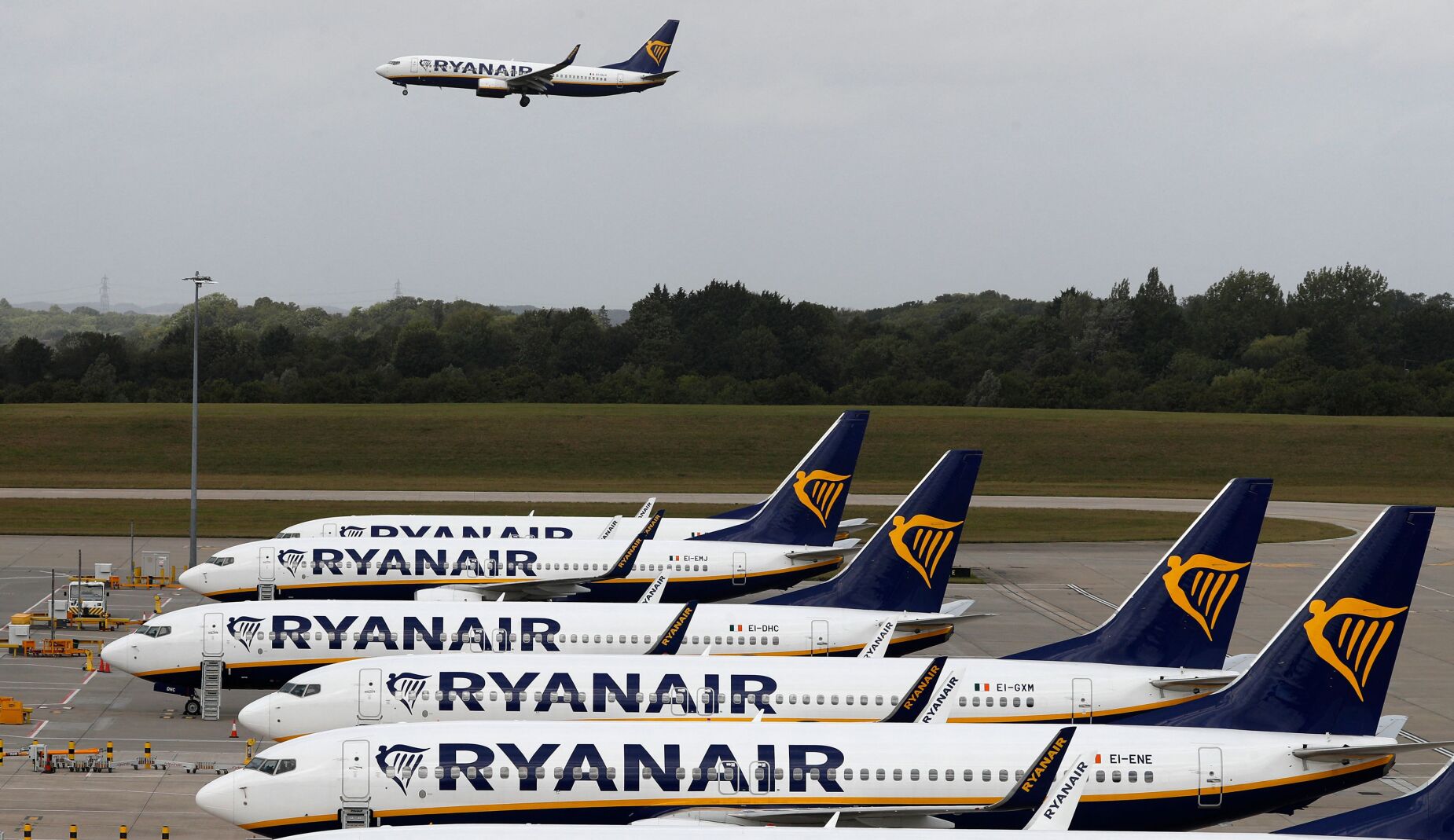 Ryanair fecha base em Santiago de Compostela e deixa Vigo em corte de operação em Espanha
