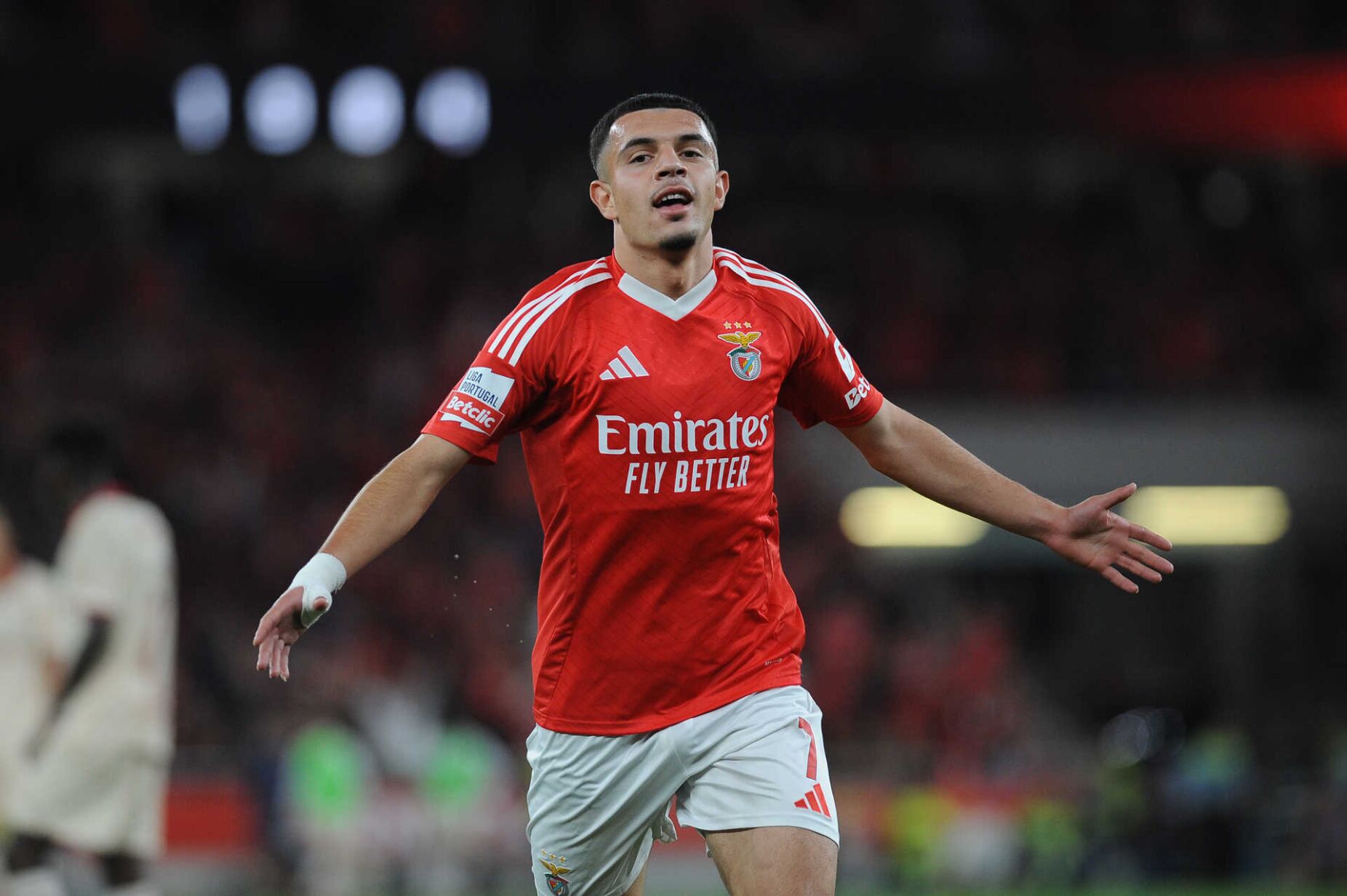 Depois do susto, a goleada: Benfica vence Gil Vicente com mão cheia de golos. Veja os lances