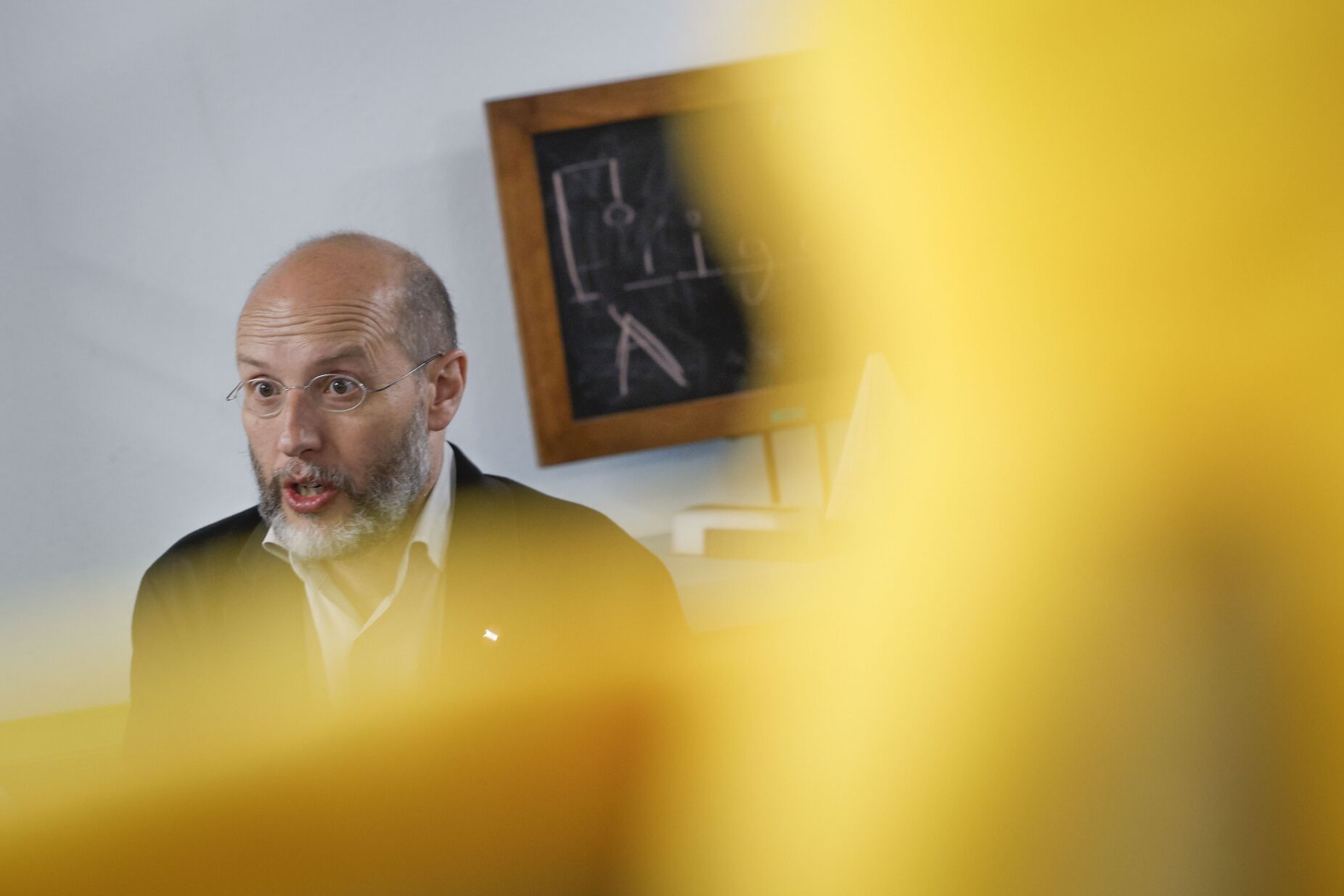 Sondagem diária: AD, PS e IL no pior momento. Livre ronda liberais, BE ultrapassa CDU
