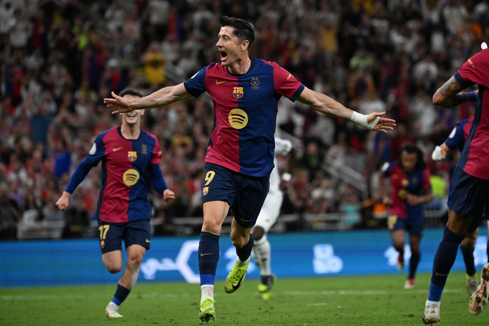 FC Barcelona goleia Real Madrid e conquista Supertaça espanhola