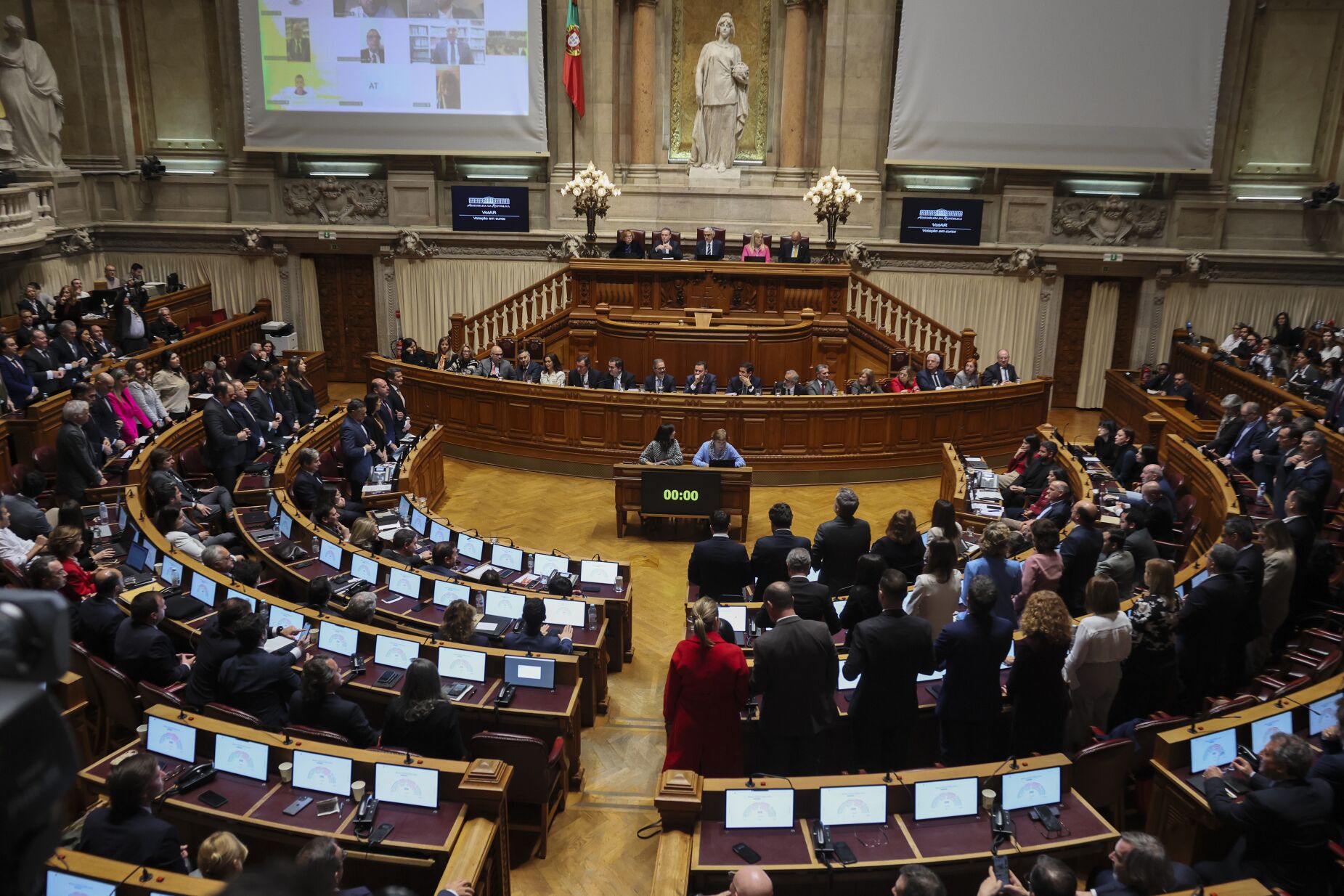 Desagregação de freguesias: esquerda e AD "firmes" na confirmação, IL e Chega contra "processo irresponsável"