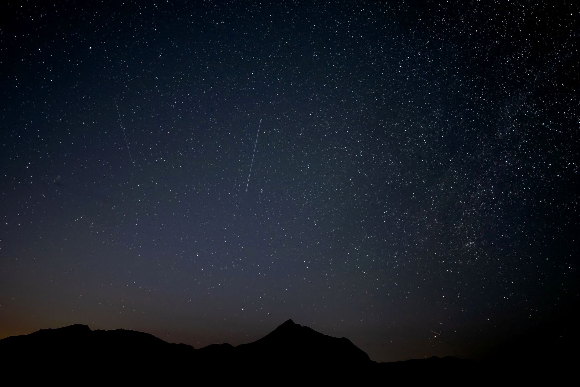 Noite de Perseidas: chuva de meteoros “a alta velocidade” e bolas de fogo (a lua “vai chatear um bocadinho”)