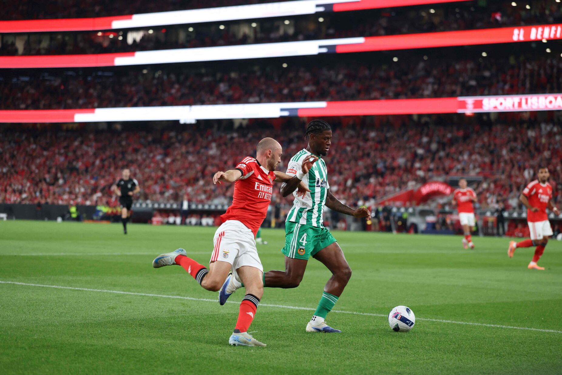 Jogo em atraso para atrasar a luta pelo título. Benfica empata em casa com o Rio Ave