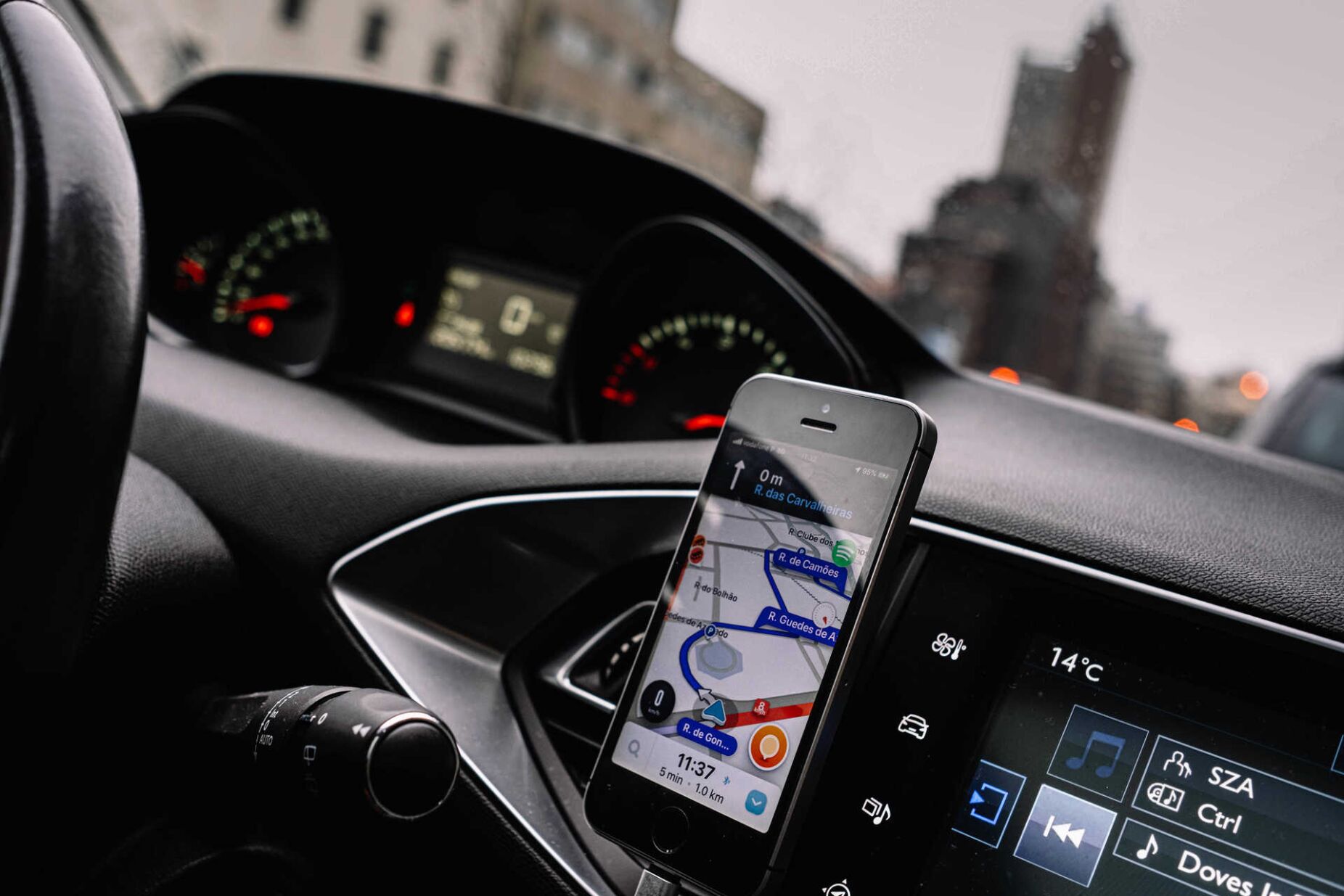 Motoristas TVDE recebem menos de 50 cêntimos por quilómetro: movimento quer Uber e Bolt no Parlamento