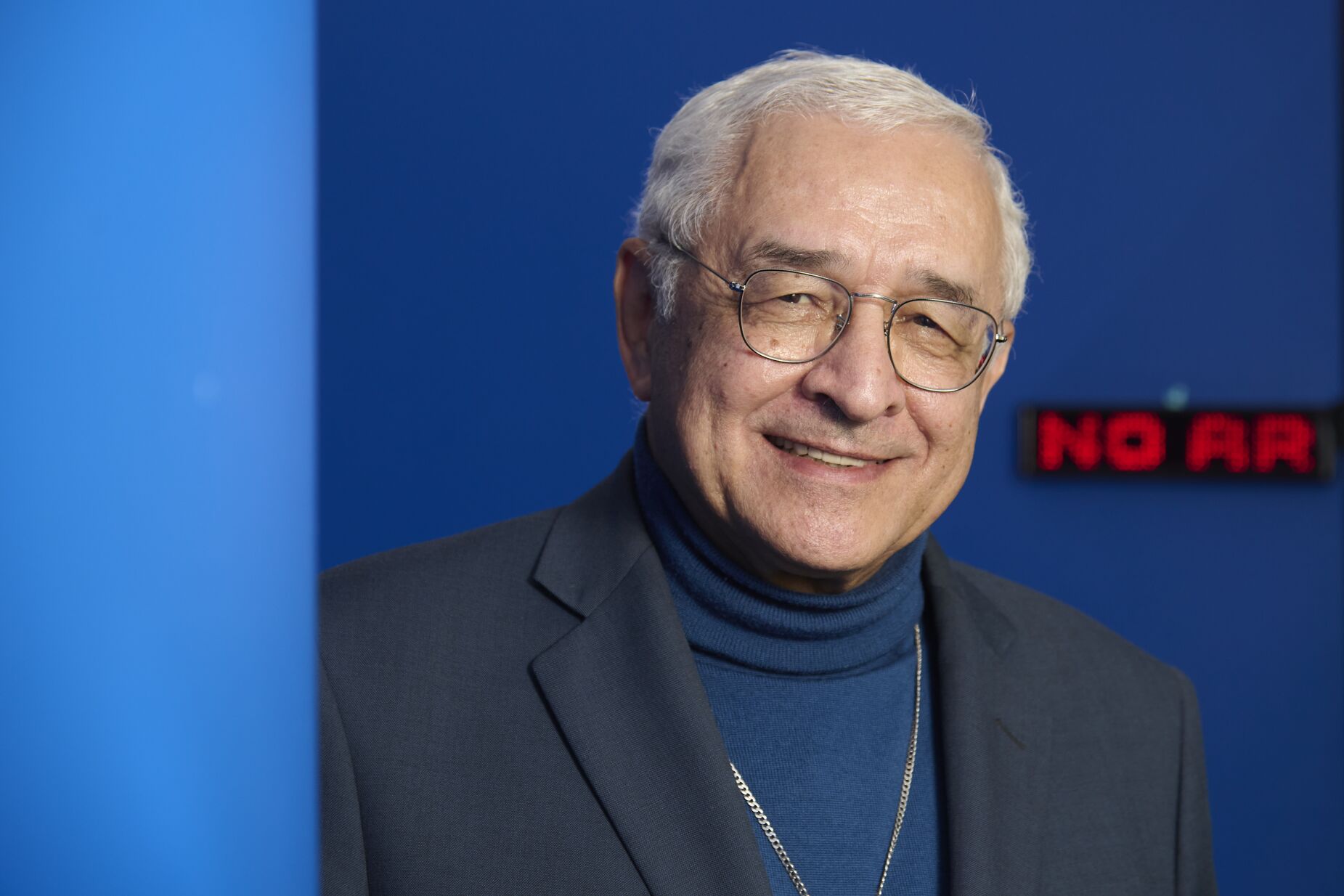 José Ornelas: “É bom que se vão habituando a ver saias à volta das batinas”