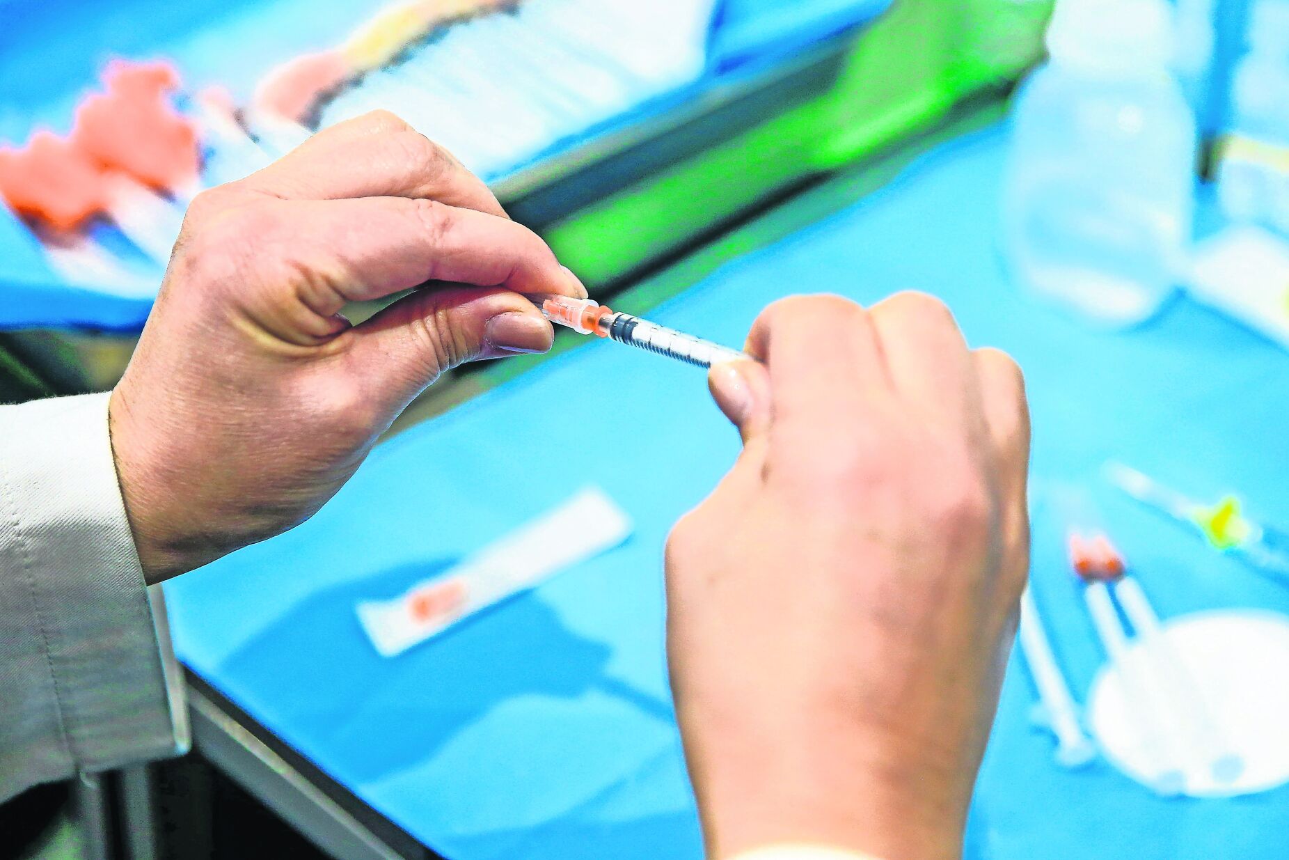 Vacinação contra gripe e Covid-19 começa esta terça-feira com meta de imunizar quatro milhões até ao Natal