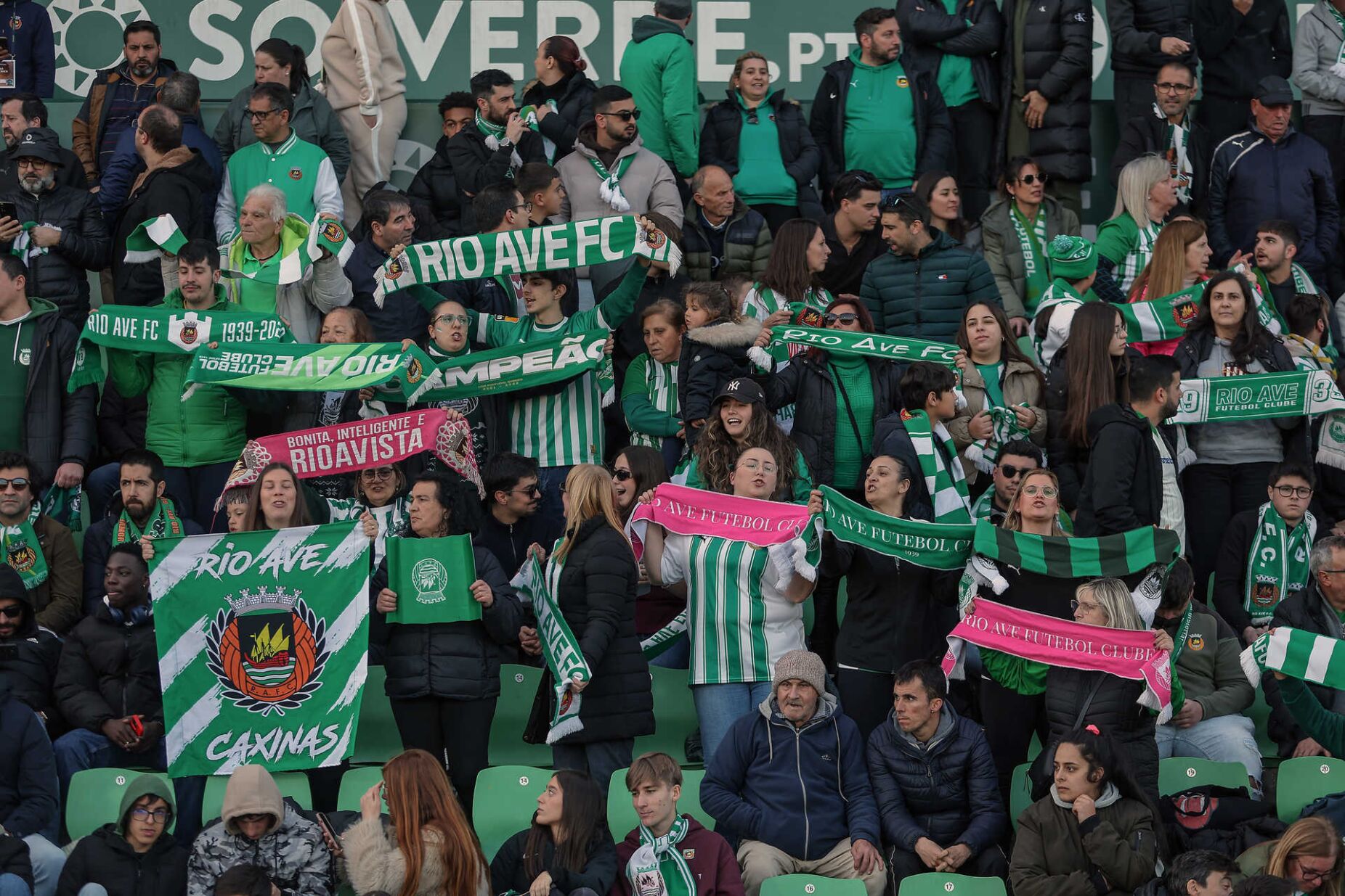 Utilização do estádio do Rio Ave em risco após danos causados por temporal