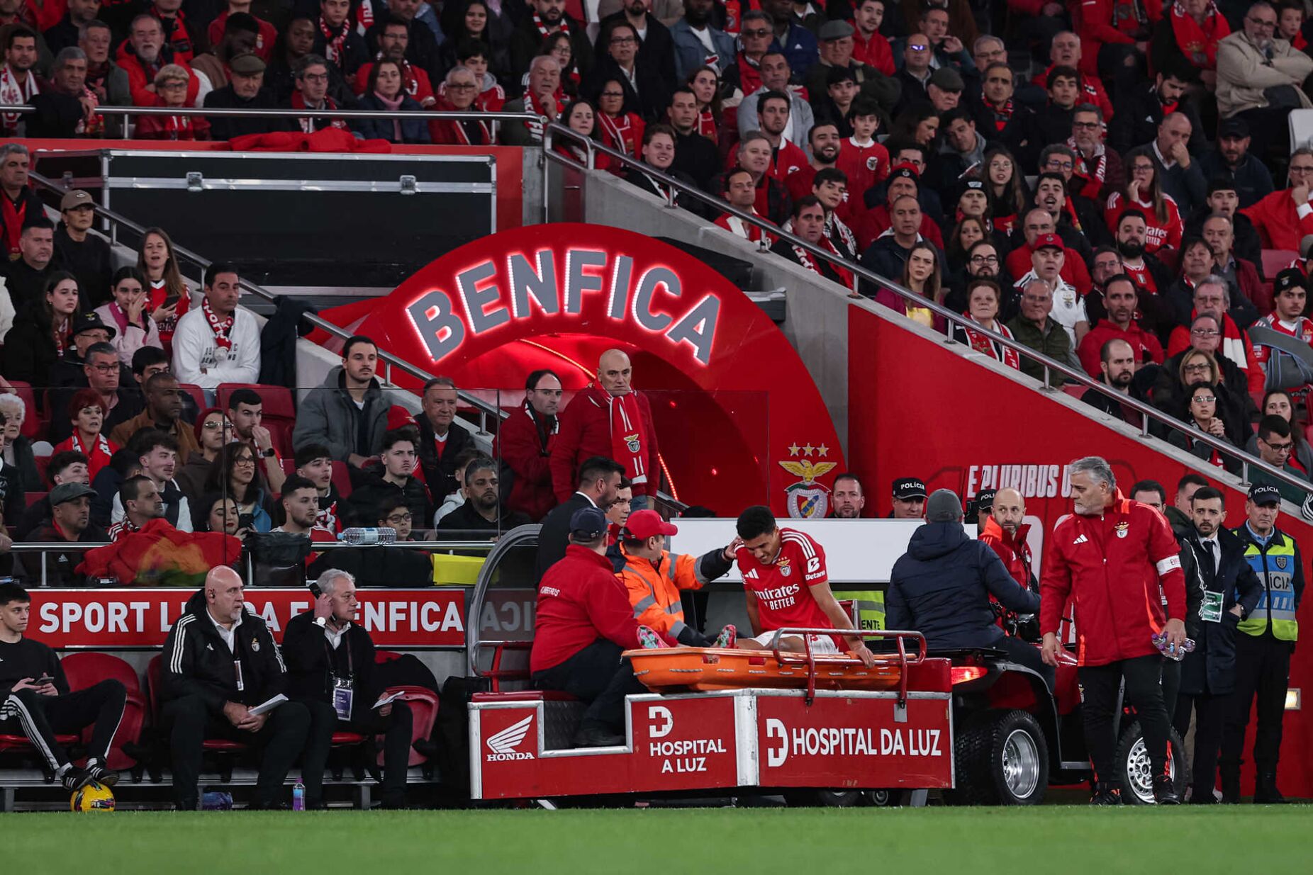 Bah e Manu não podem jogar mais esta época. Benfica confirma lesões graves no joelho esquerdo