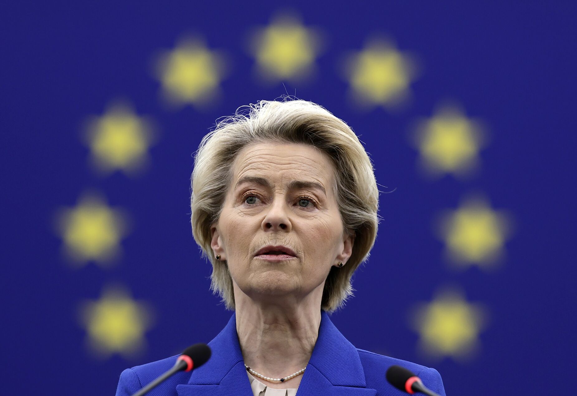 Pneumonia leva Von der Leyen a cancelar visita a Portugal e agenda das próximas duas semanas