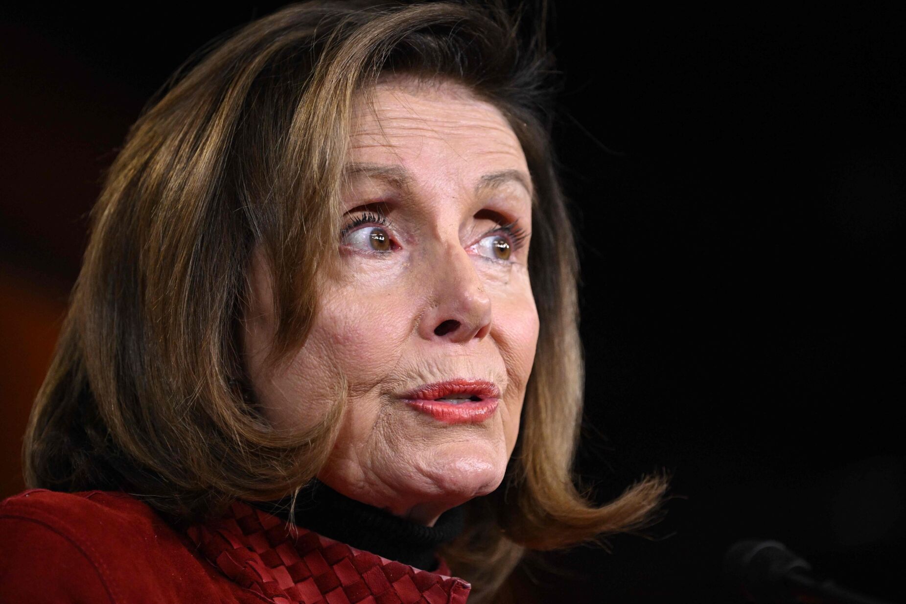 Nancy Pelosi anuncia apoio a candidatura de Kamala Harris