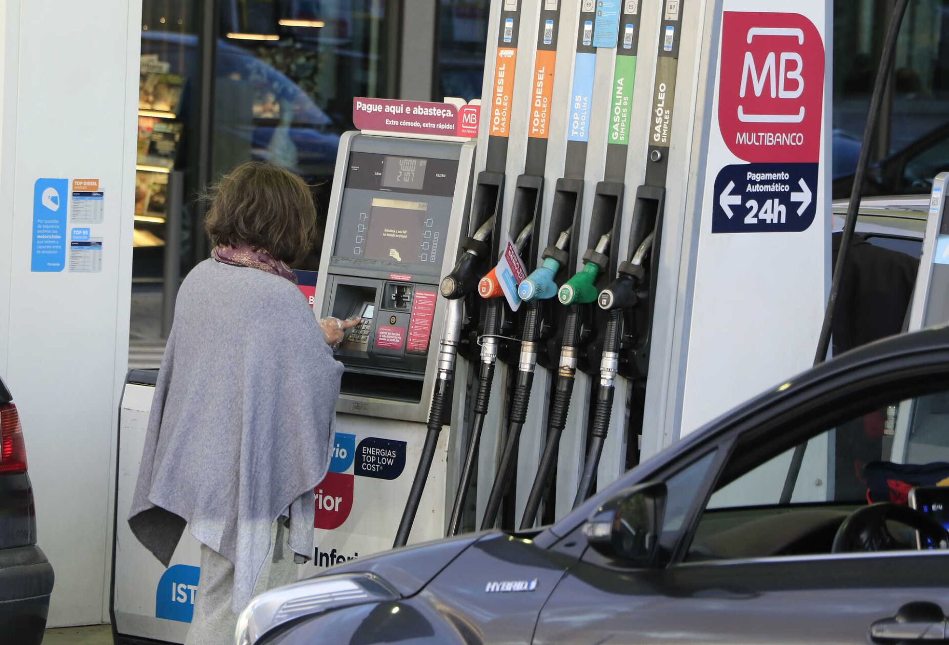 Nova atualização da taxa de carbono anula descida do preço dos combustíveis na próxima semana