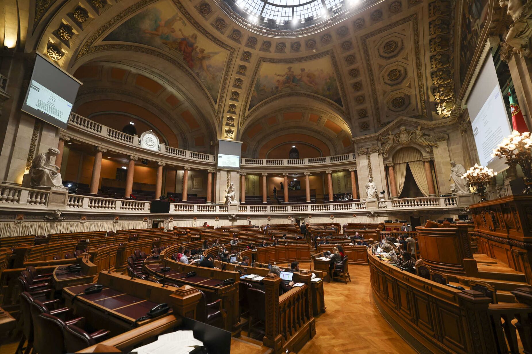 PS quer chamar reitor do Porto ao Parlamento: deputado Porfírio Silva considera "grave" a acusação de "pressões"