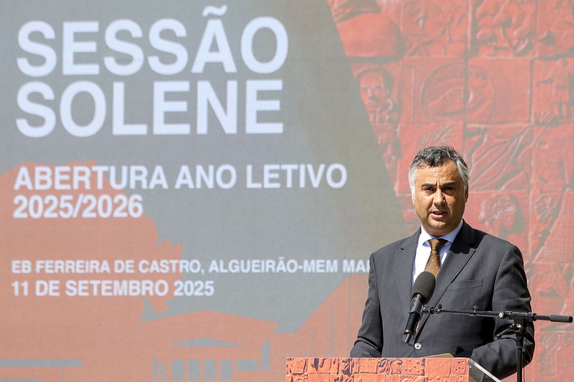 Ministro diz que ainda não é possível contabilizar alunos sem aulas, mas fala em arranque tranquilo