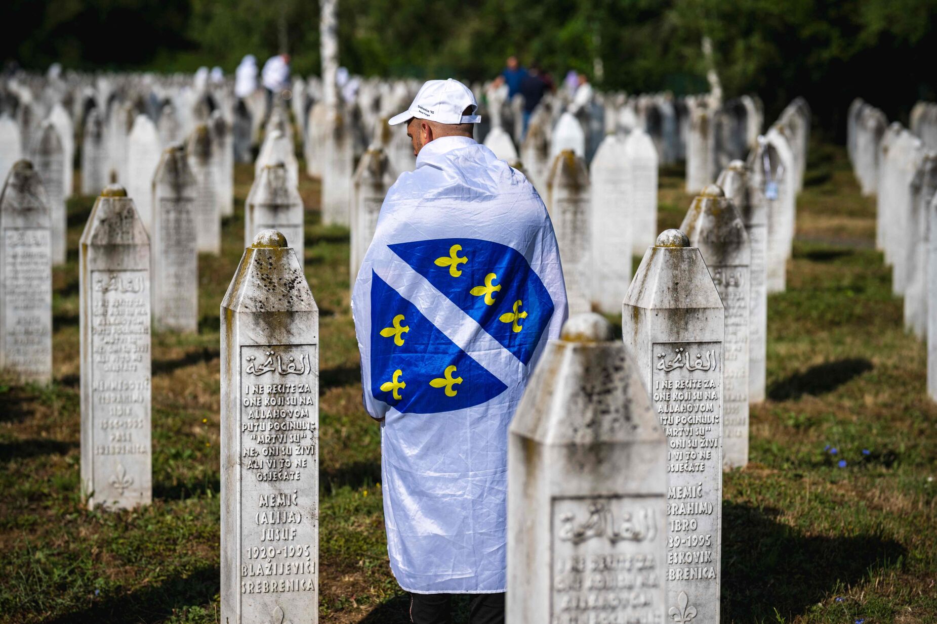 Srebrenica, trinta anos depois: genocídio ou crime contra a humanidade, uma cidade entre a dor e a negação