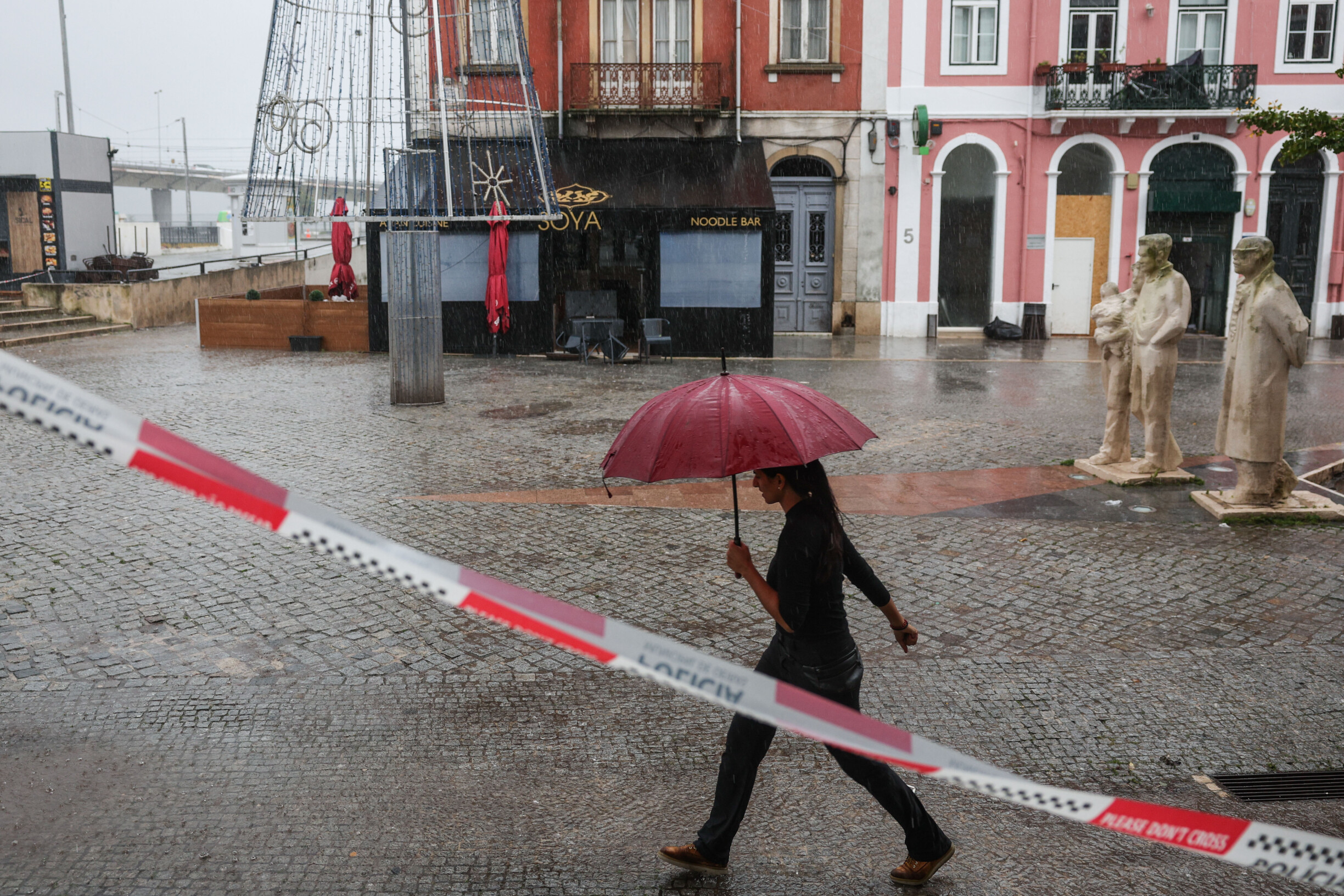 Severe Thunderstorms and Heavy Rain Expected in Algarve and Baixo Alentejo This Friday