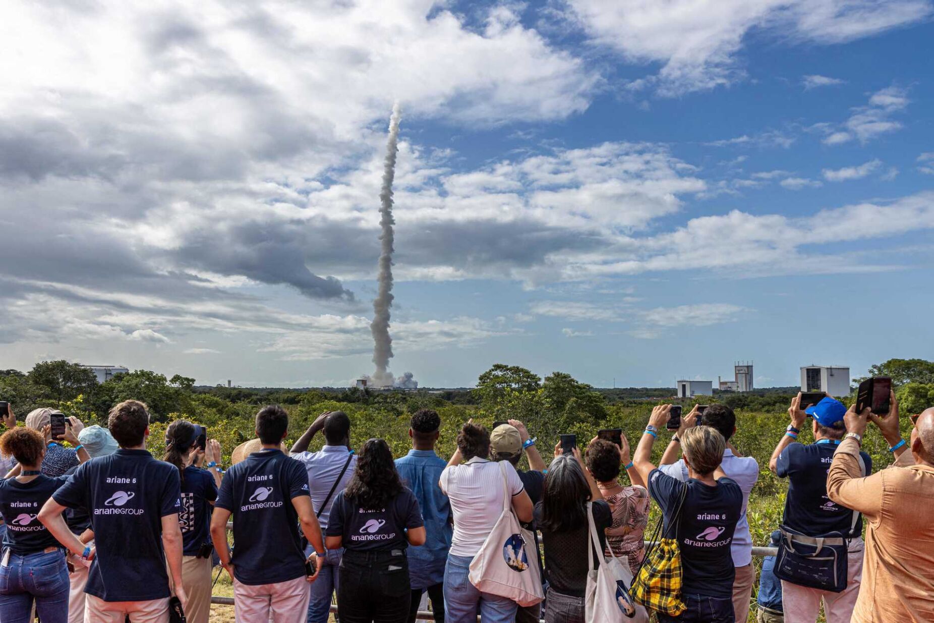 Novo foguetão europeu Ariane 6 descolou com êxito com nanossatélite português a bordo. Veja o vídeo
