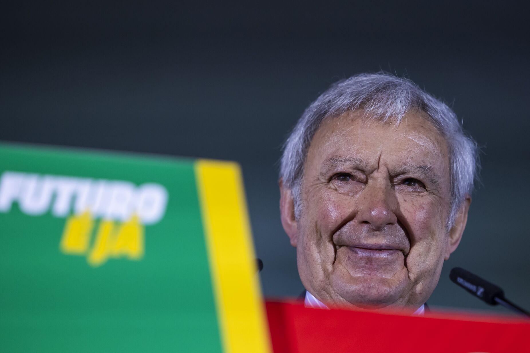 "Ainda bem que Amaro da Costa e Freitas do Amaral não estão vivos para ver a desgraça em que o CDS se tornou”