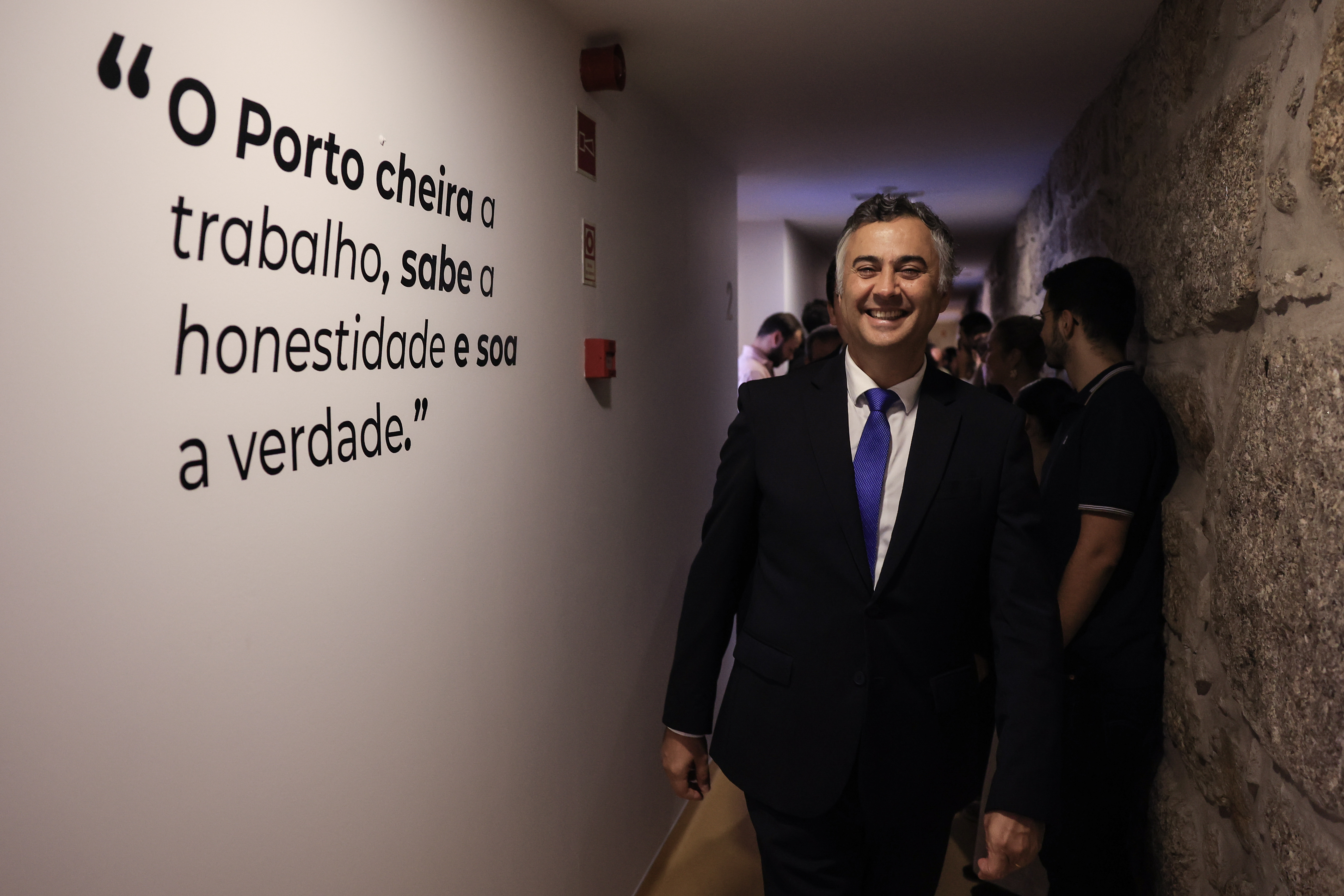 Ministro da Educação garante que relações com a Universidade do Porto "manter-se-ão institucionalmente" como antes