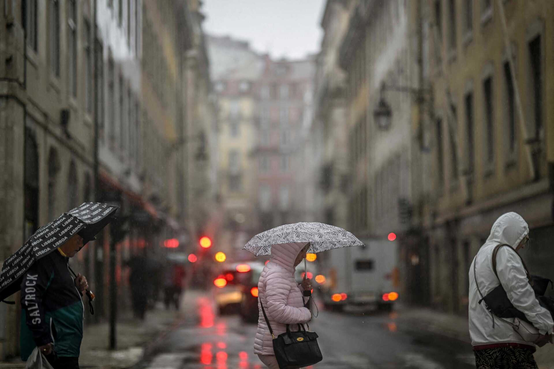 Severe Weather Alert: Heavy Rain, Hail, and Thunderstorms Impacting 13 Districts in Portugal