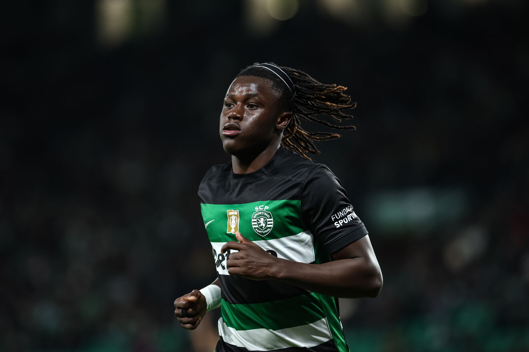 Sporting oficializa vendas de Quenda e Essugo ao Chelsea por valor até 74 milhões de euros