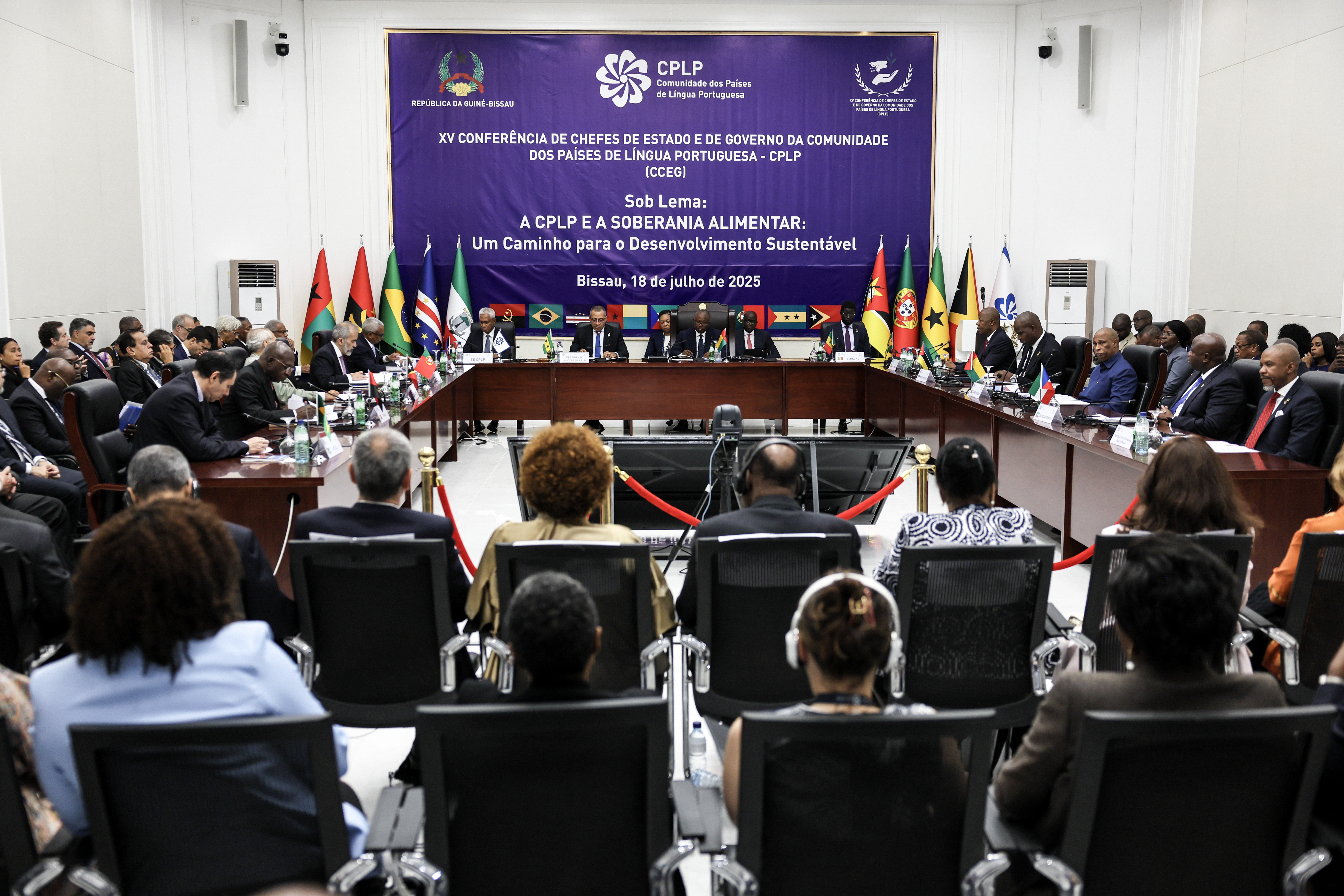 CPLP acaba com cisão entre PALOP e restantes países na escolha da próxima presidência