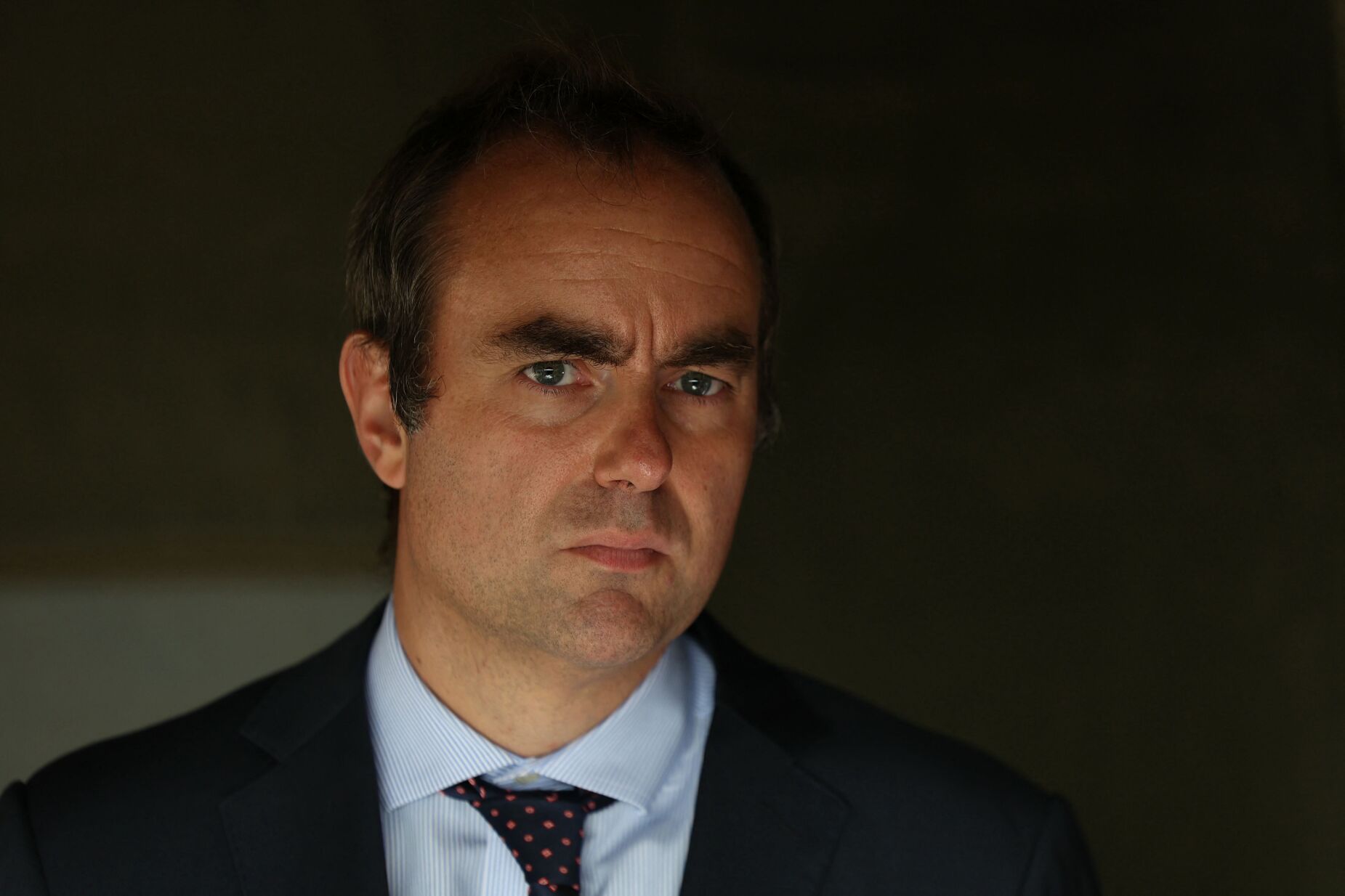 Macron nomeia Sébastien Lecornu como novo primeiro-ministro de França