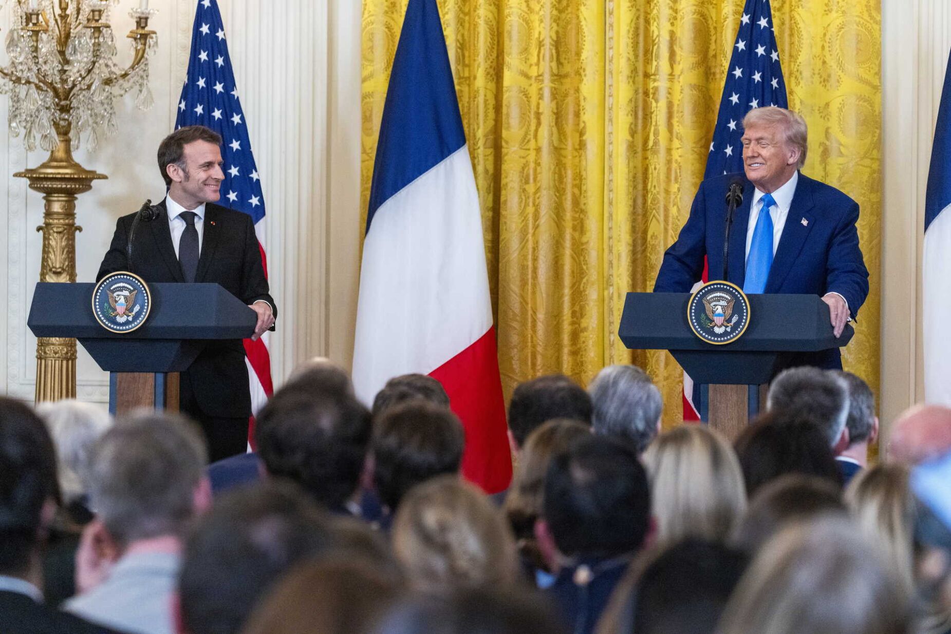 Trump assume rutura diplomática e Macron admite “boas razões” para diálogo com Putin