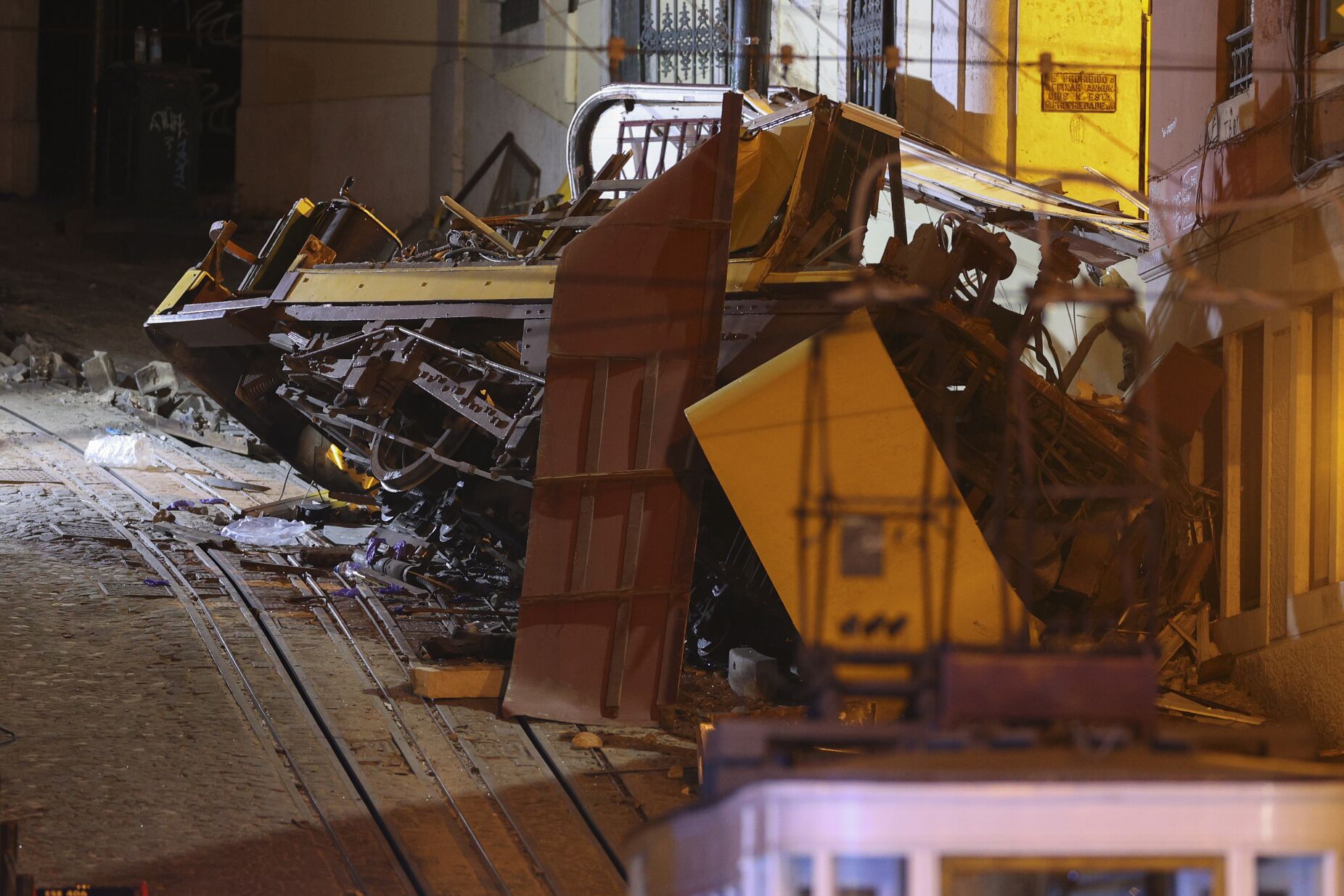 "Uma sombra sobre o encanto de Lisboa." Acidente no elevador da Glória em destaque na imprensa internacional