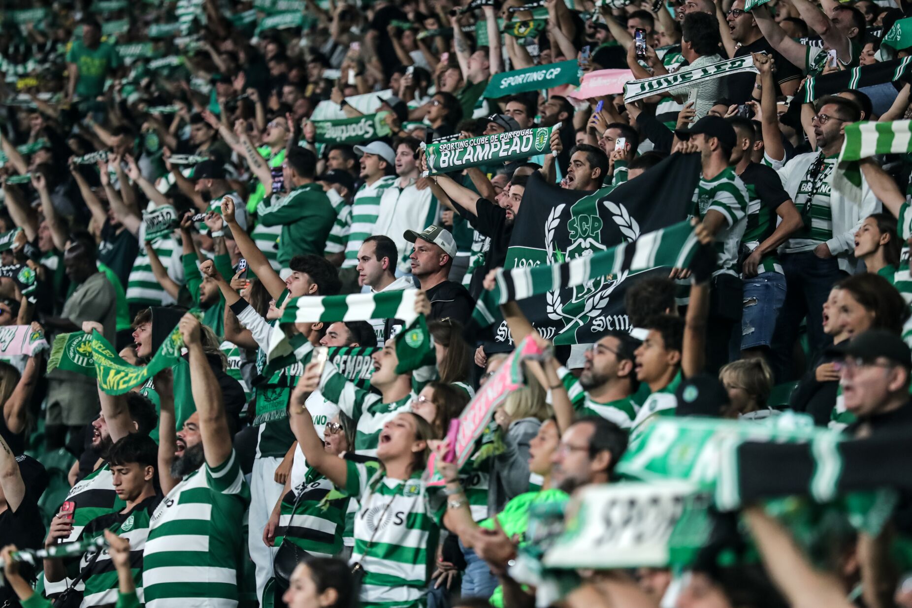 Ministério Público abre inquérito a queda de vidros que fez 17 feridos no Sporting-FC Porto